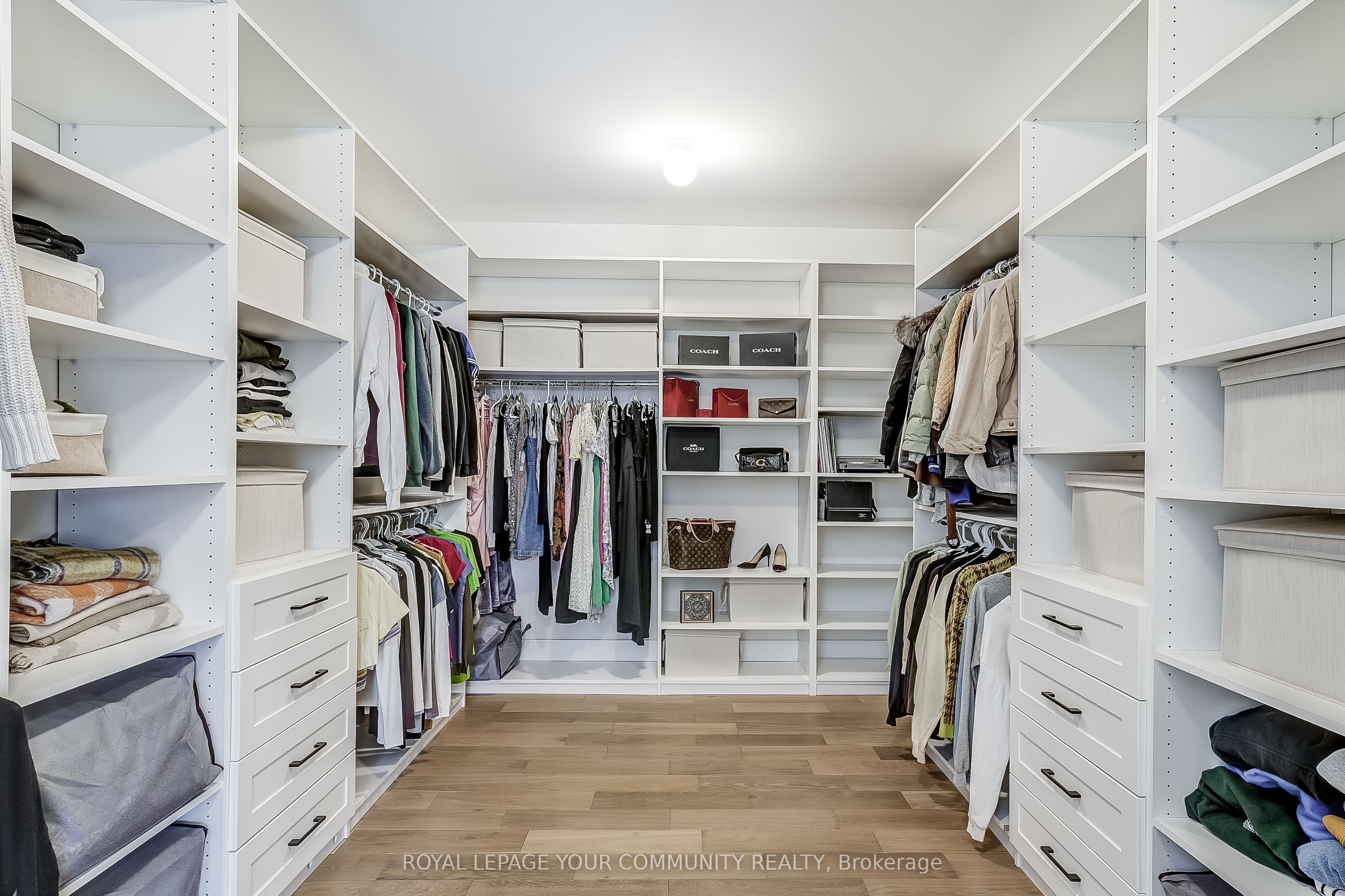 Photo 35 of 176 Farrell Road, Vaughan, Patterson — HOMEH