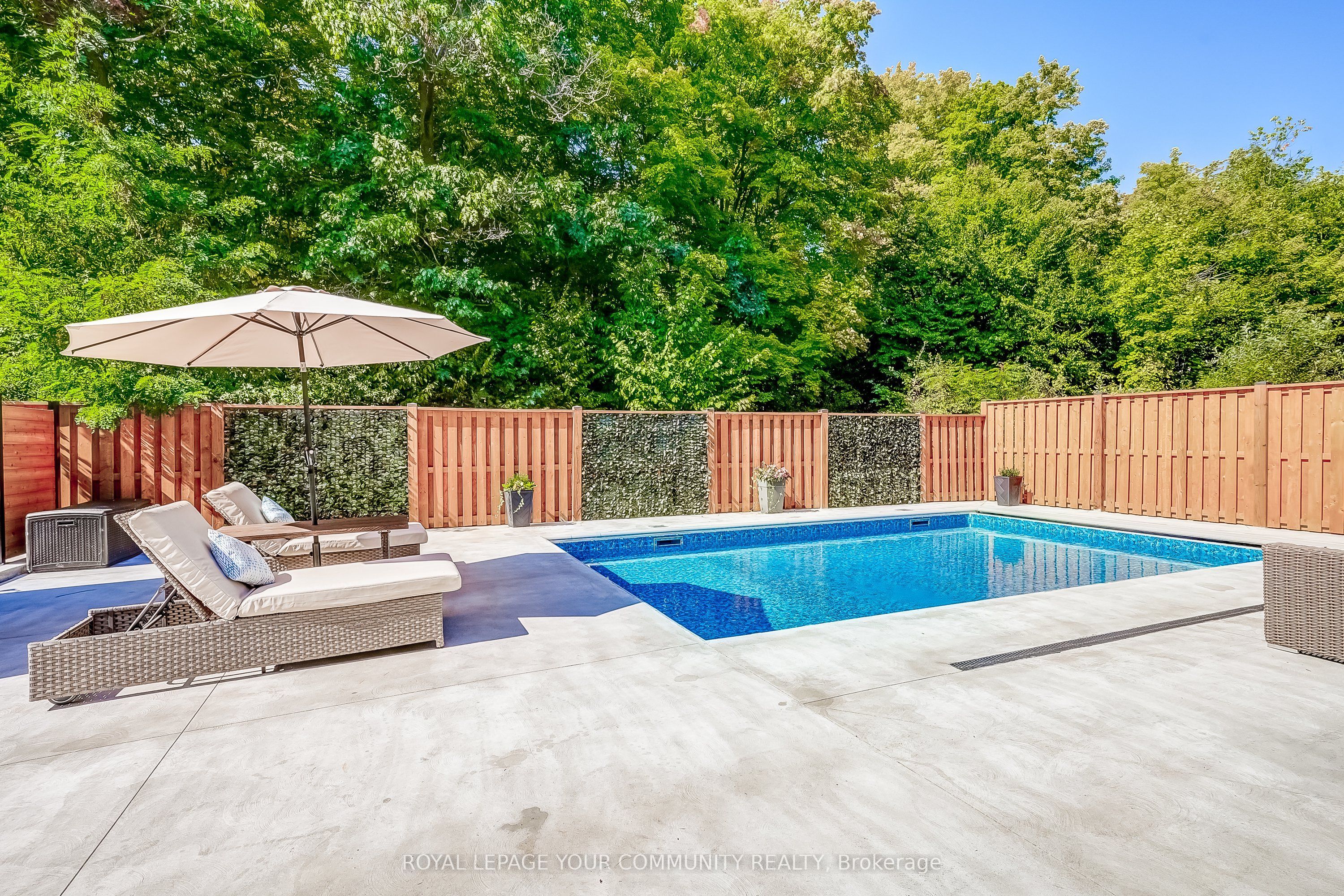 Photo 4 of 176 Farrell Road, Vaughan, Patterson — HOMEH