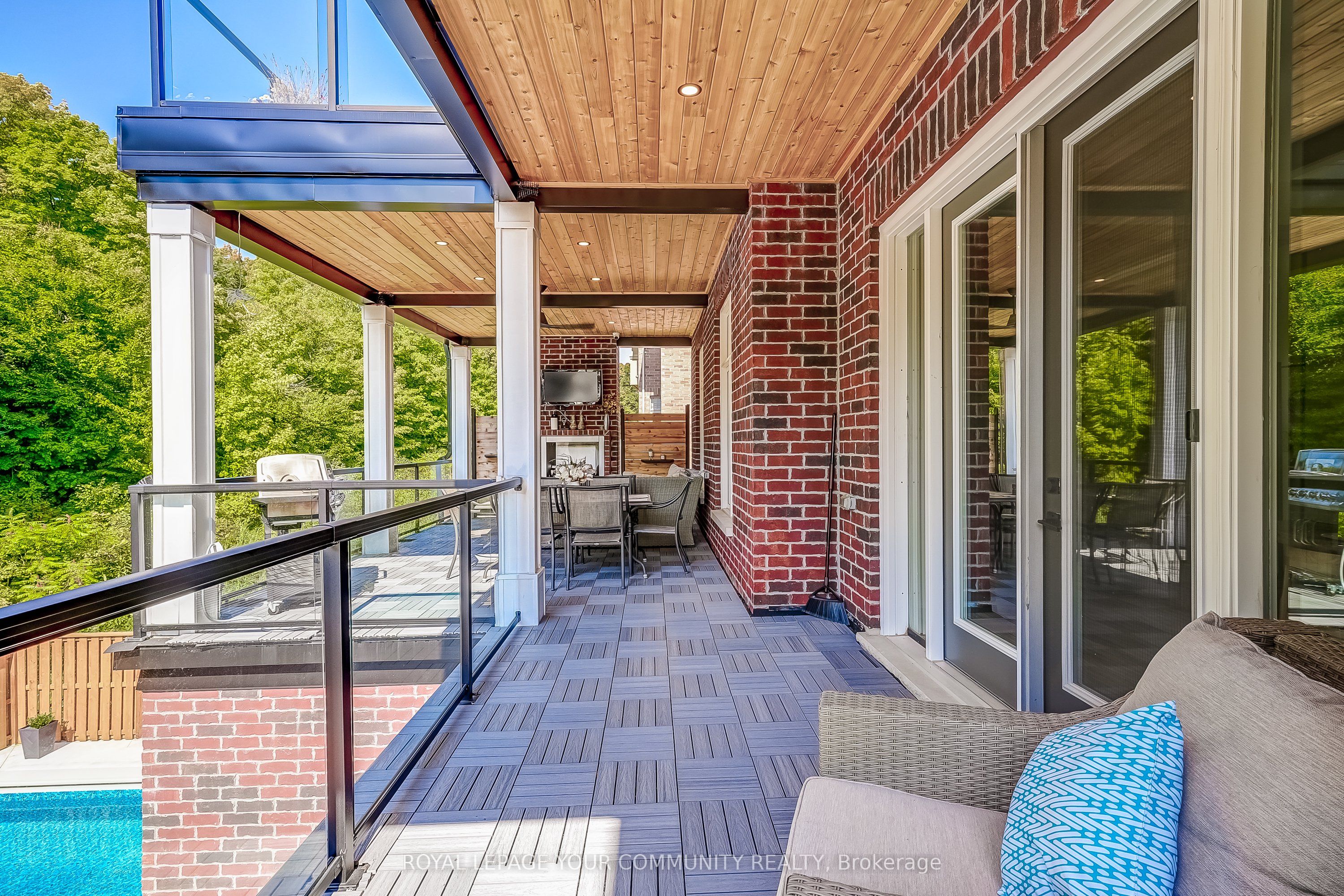 Photo 8 of 176 Farrell Road, Vaughan, Patterson — HOMEH