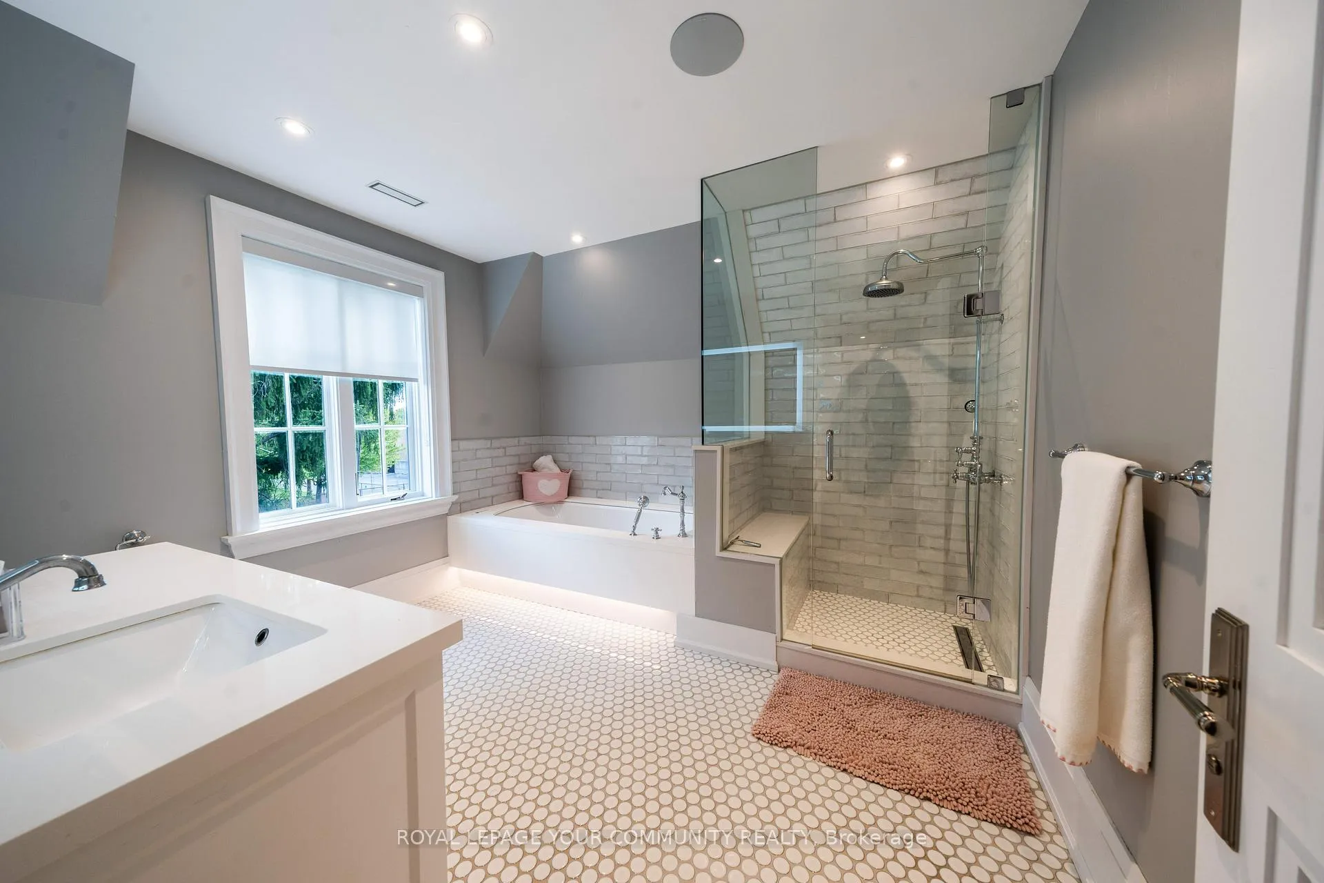Photo 26 of 38 Galsworthy Drive, Markham, Bullock — HOMEH