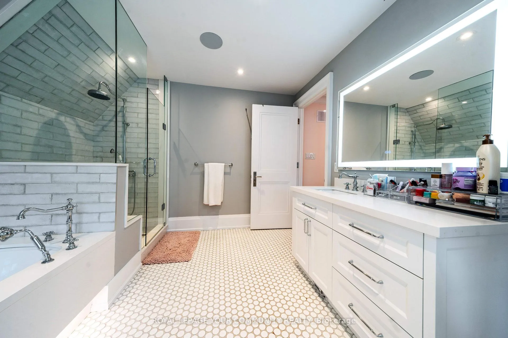 Photo 27 of 38 Galsworthy Drive, Markham, Bullock — HOMEH