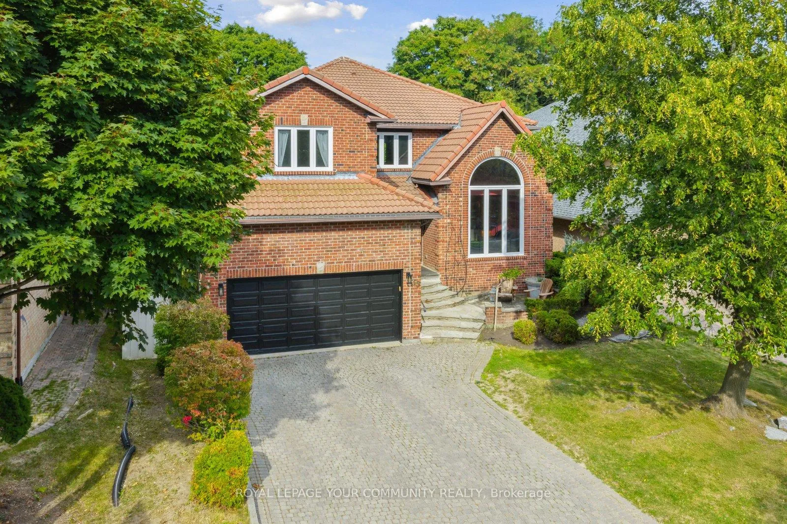 Photo 1 of 35 Lunau Lane, Markham, Aileen-Willowbrook — HOMEH