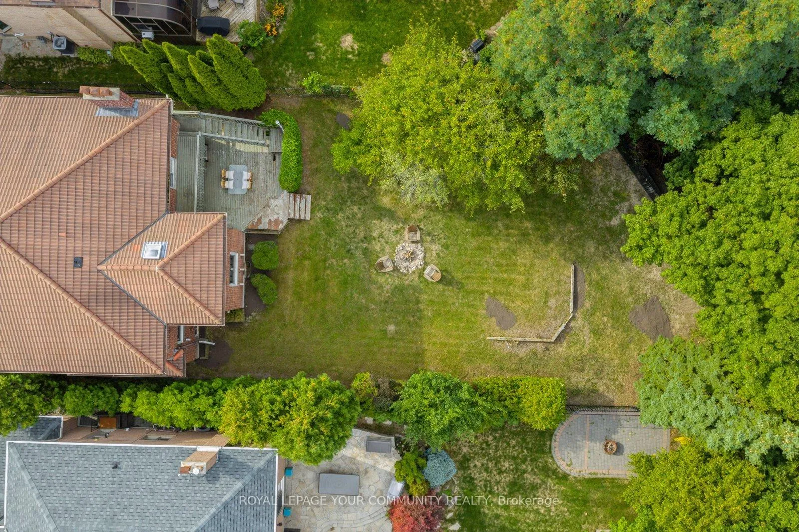 Photo 2 of 35 Lunau Lane, Markham, Aileen-Willowbrook — HOMEH