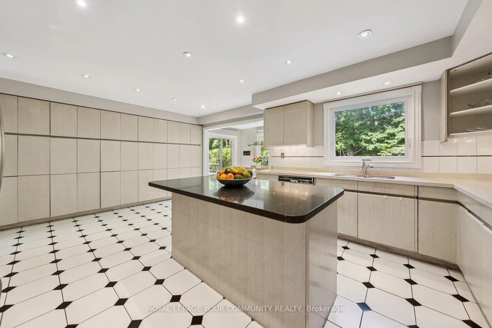 Photo 15 of 35 Lunau Lane, Markham, Aileen-Willowbrook — HOMEH