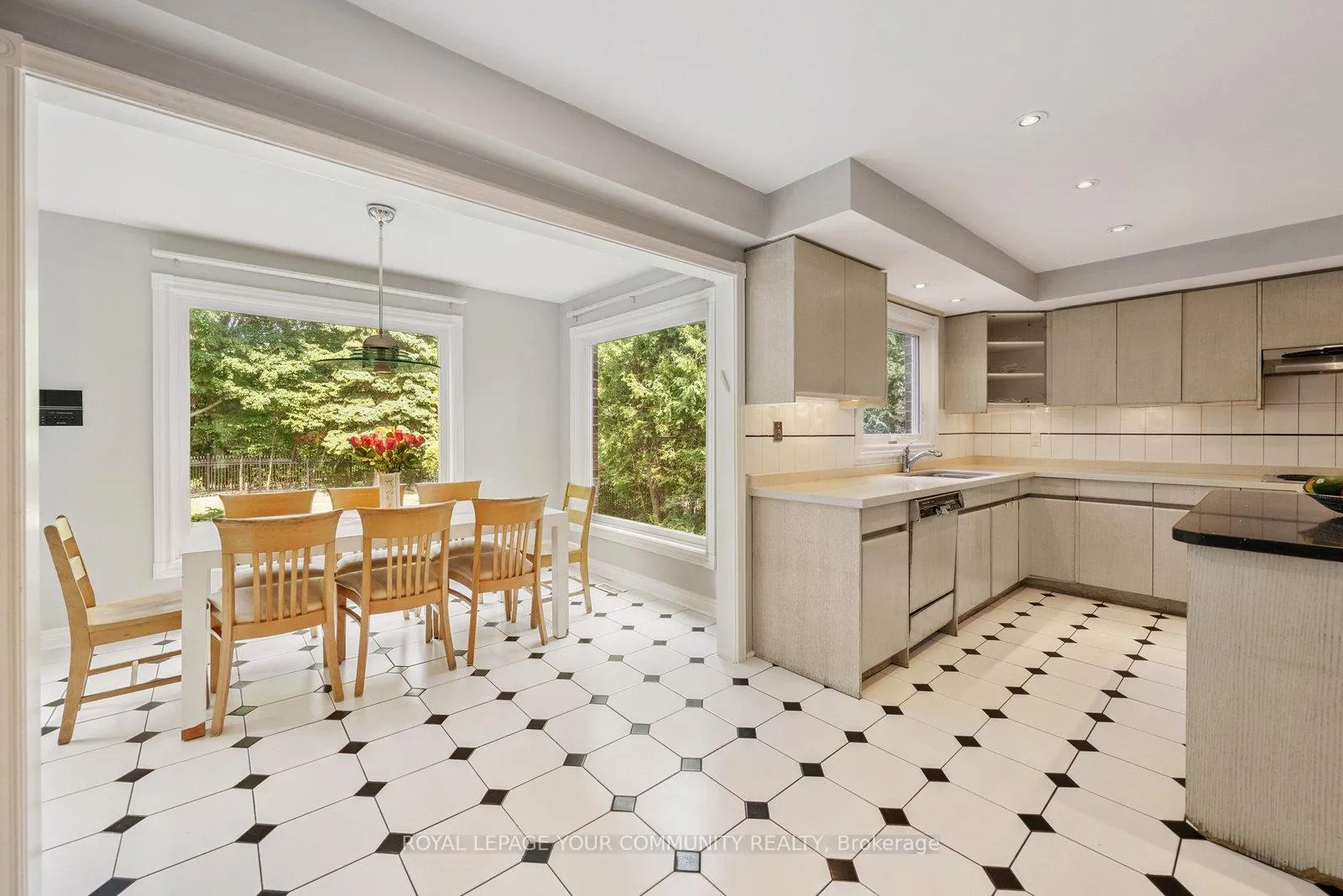 Photo 16 of 35 Lunau Lane, Markham, Aileen-Willowbrook — HOMEH