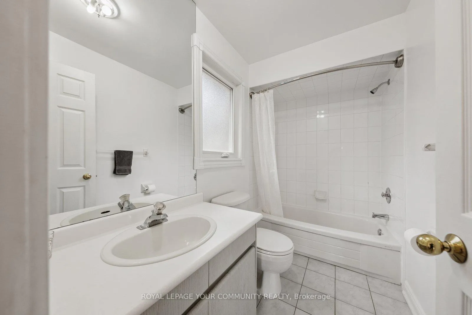 Photo 30 of 35 Lunau Lane, Markham, Aileen-Willowbrook — HOMEH