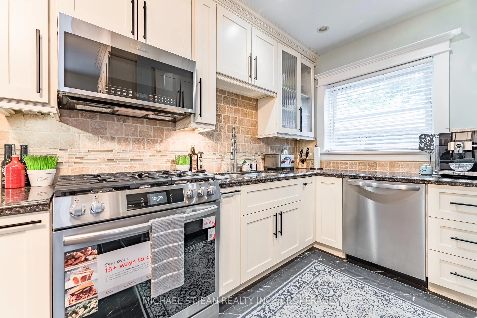 Photo 18 of 98 Sherman Avenue S, Hamilton, Gibson — HOMEH