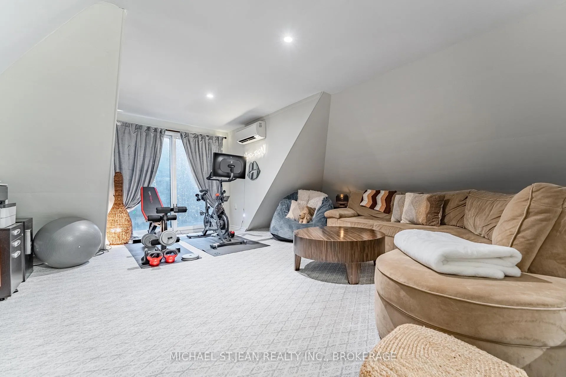 Photo 31 of 98 Sherman Avenue S, Hamilton, Gibson — HOMEH