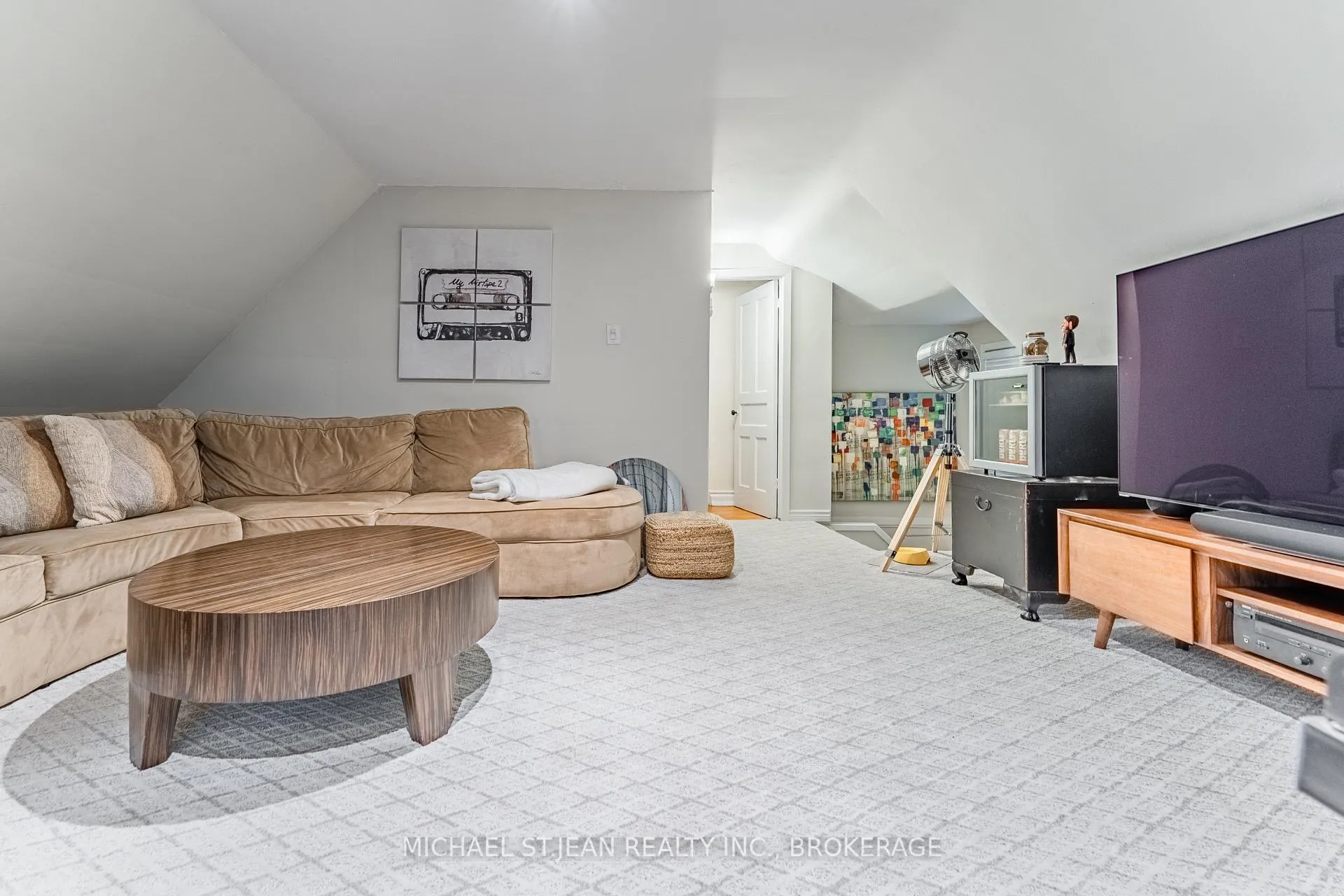 Photo 33 of 98 Sherman Avenue S, Hamilton, Gibson — HOMEH