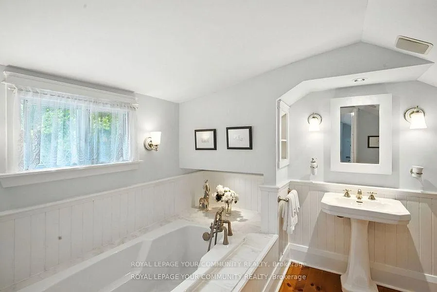 Photo 29 of 39 Colborne Street, Markham, Thornhill — HOMEH