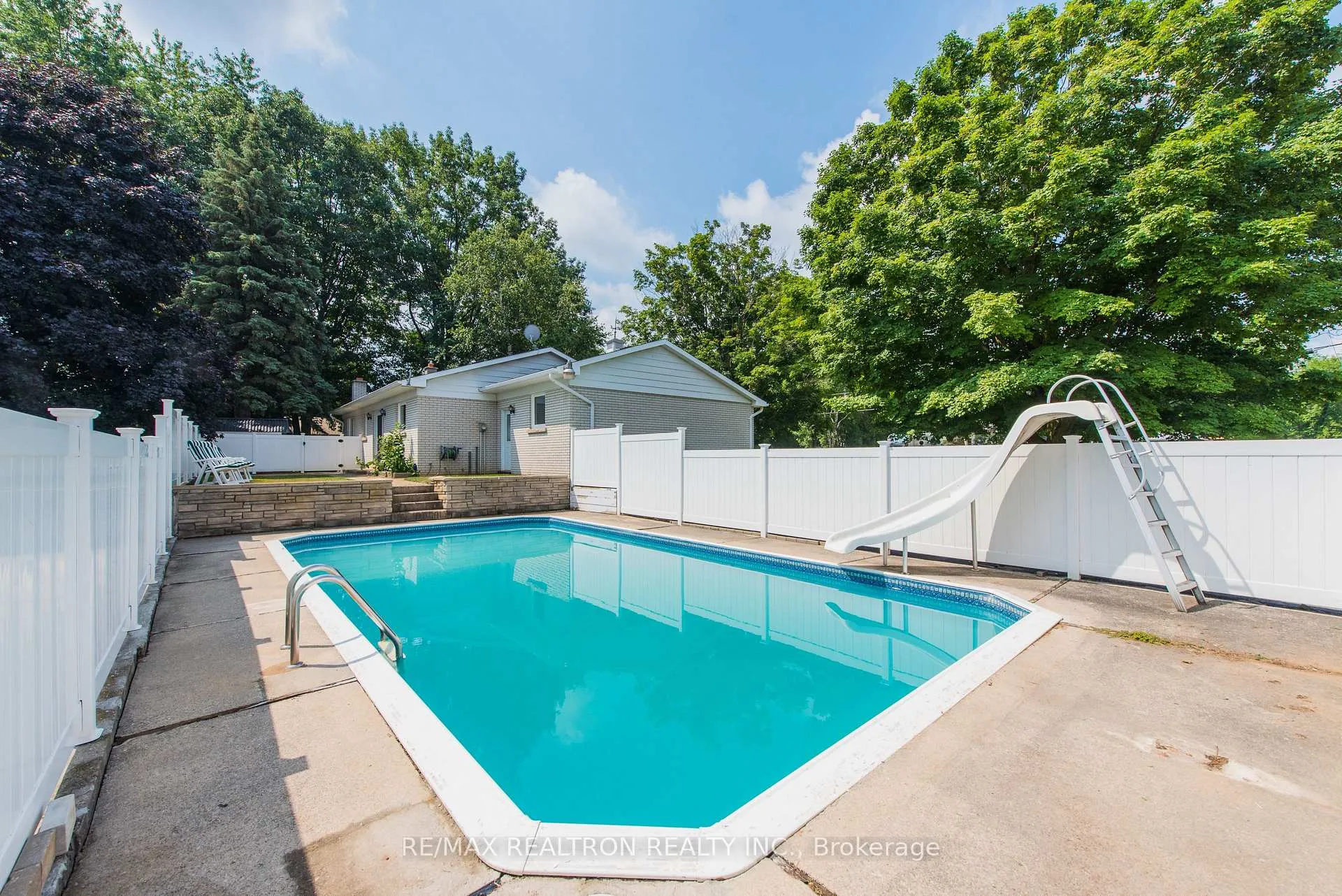 Photo 4 of 41 Downey Avenue, New Tecumseth, Alliston — HOMEH