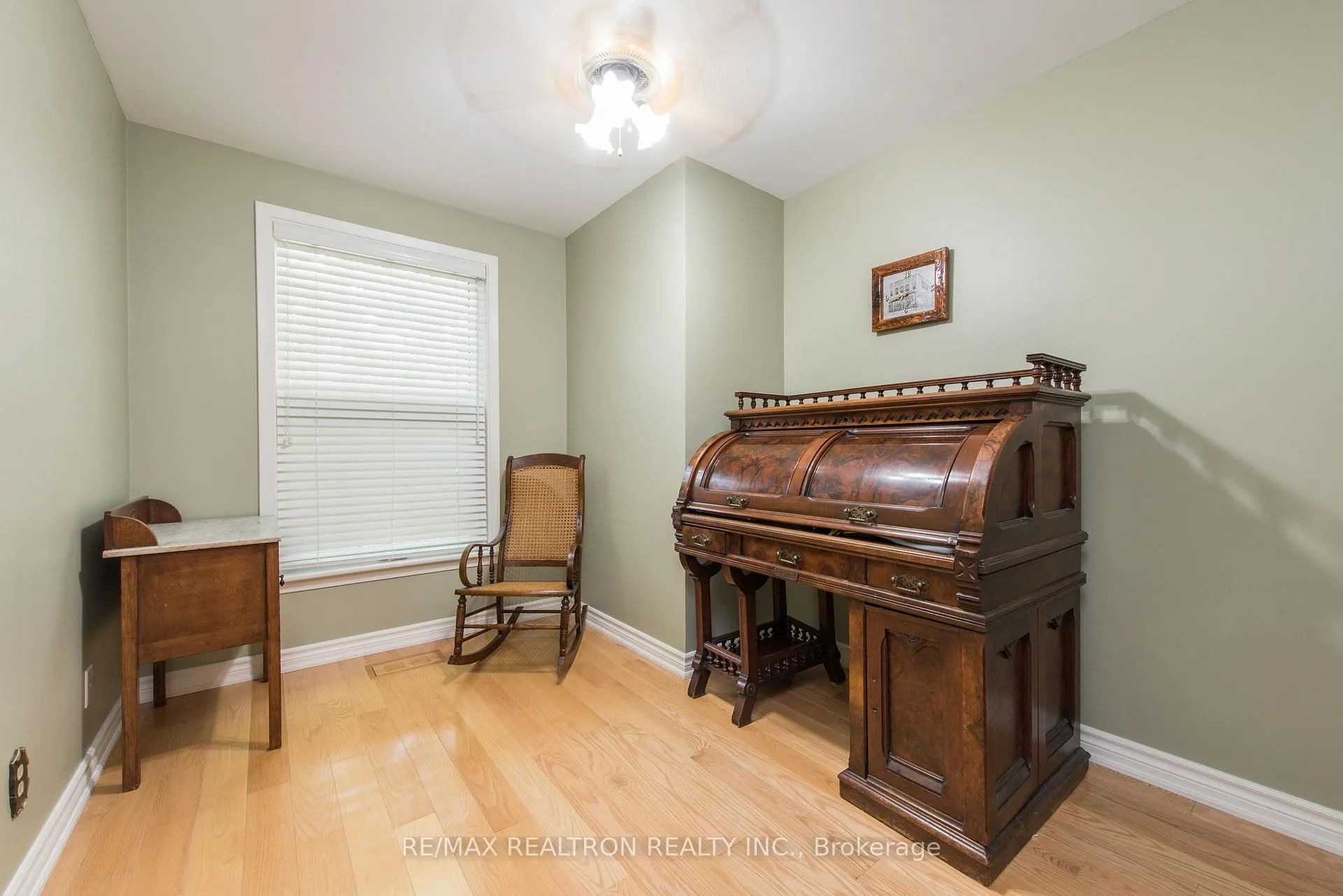 Photo 13 of 41 Downey Avenue, New Tecumseth, Alliston — HOMEH