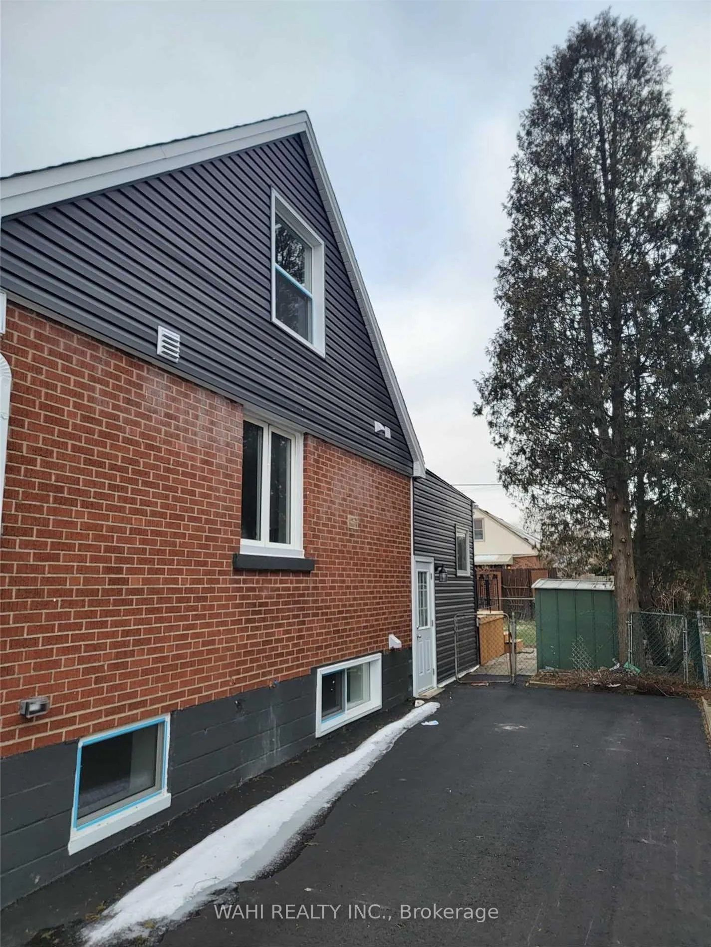 Photo 2 of Unit UPPER, 108 Adair Avenue S, Hamilton, Glenview — HOMEH