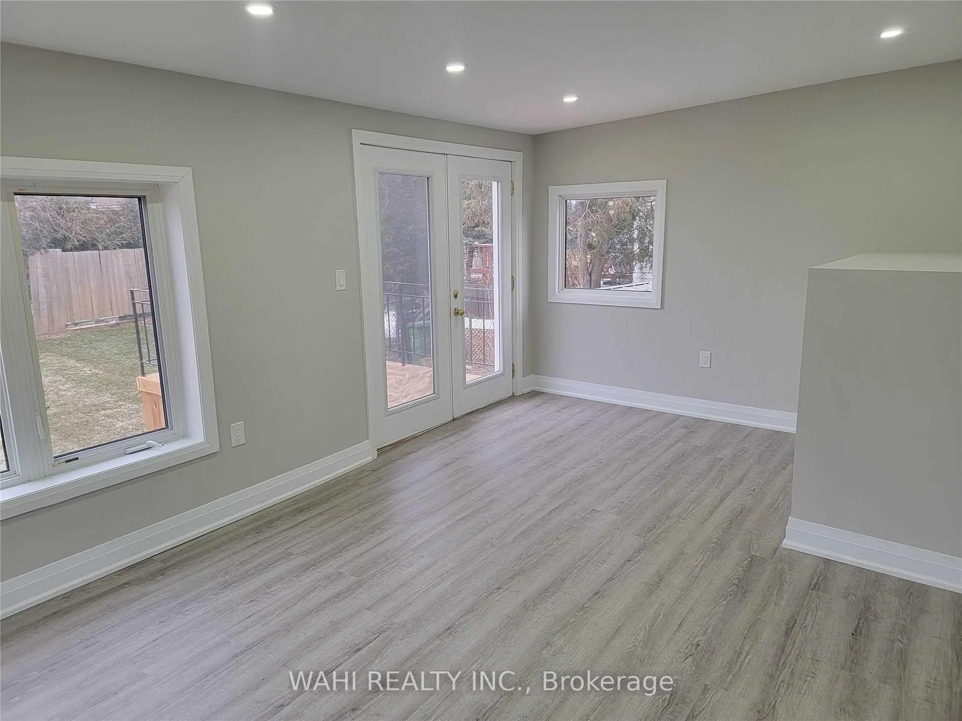 Photo 6 of Unit UPPER, 108 Adair Avenue S, Hamilton, Glenview — HOMEH