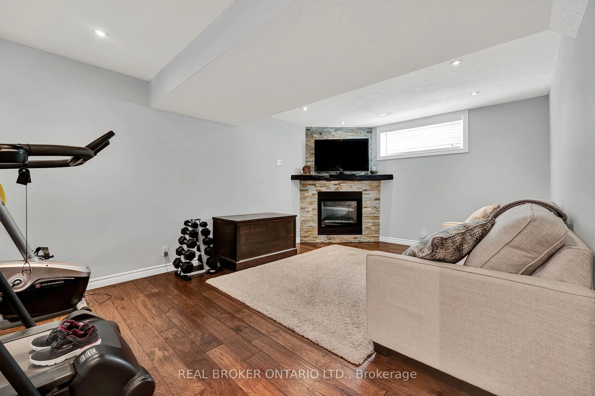 Photo 24 of 42 Brookmead Street, Woolwich — HOMEH