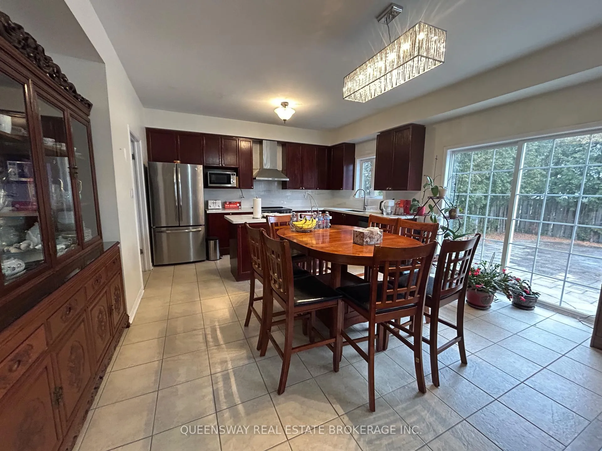 Photo 3 of 23 Robert Attersley Drive E, Whitby, Taunton North — HOMEH