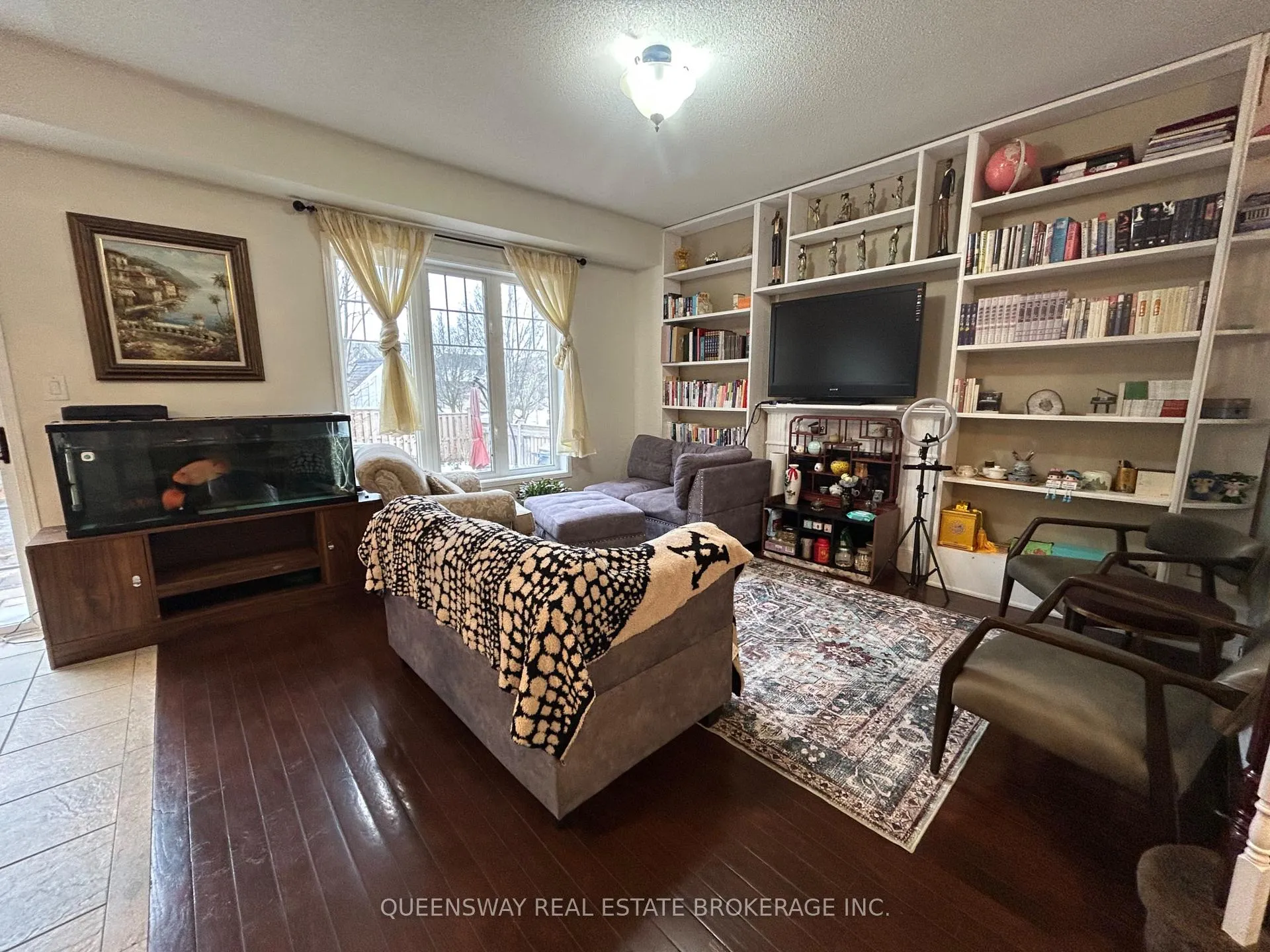Photo 4 of 23 Robert Attersley Drive E, Whitby, Taunton North — HOMEH