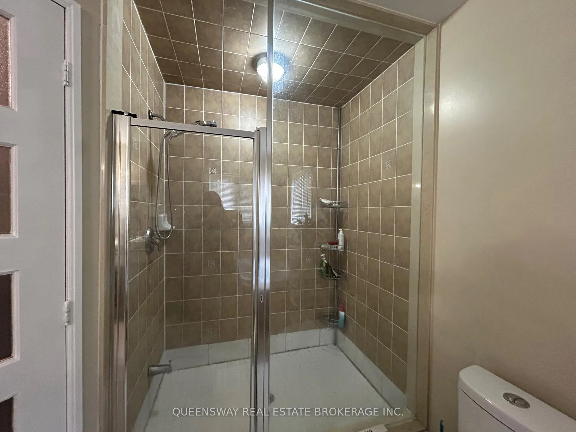Photo 14 of 23 Robert Attersley Drive E, Whitby, Taunton North — HOMEH