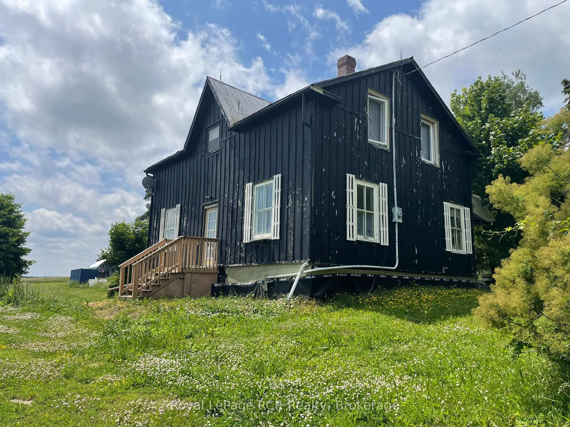 Front of 828254 Mulmur Nottawasaga Townline