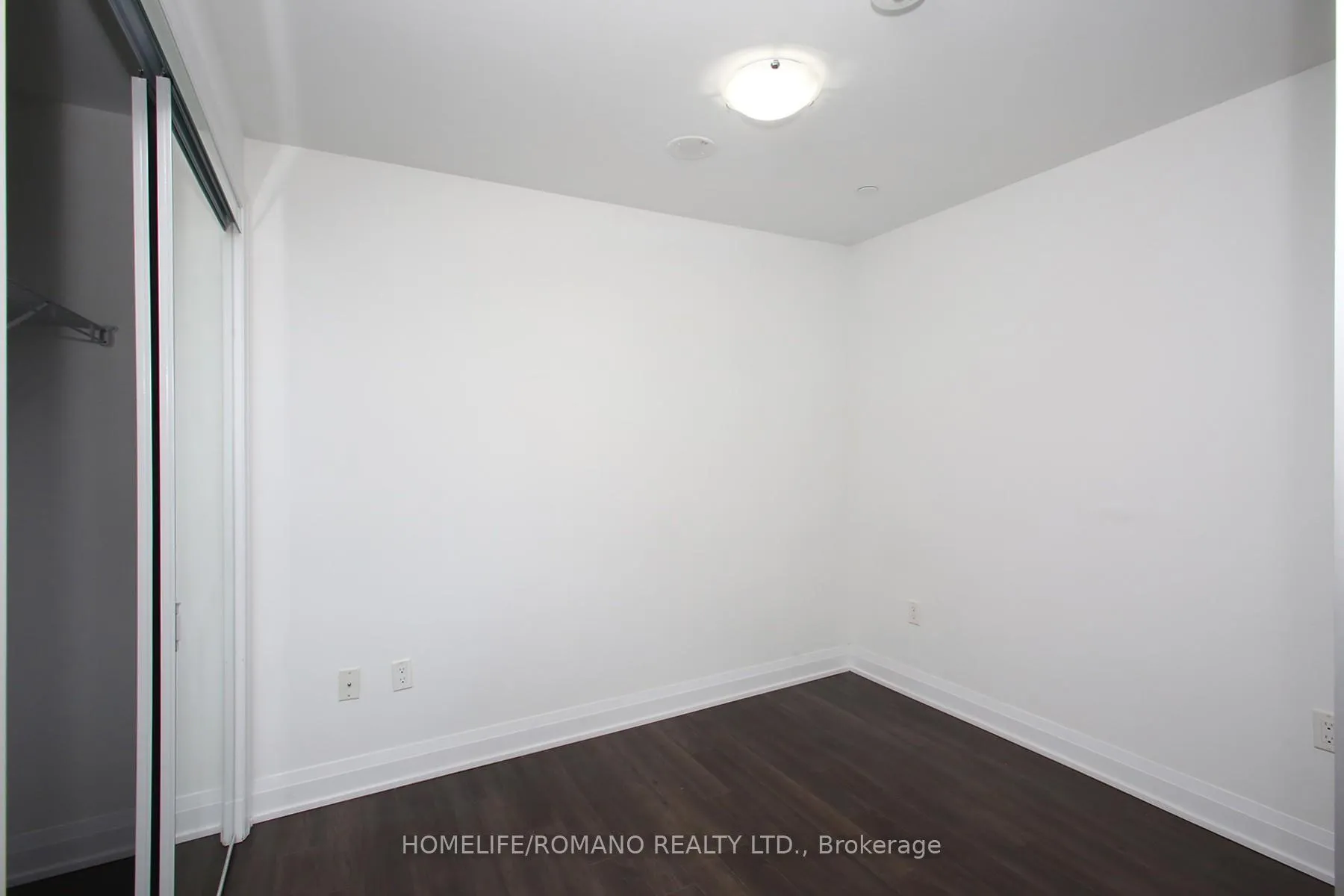Photo 11 of Unit 305, 4800 Highway 7, Vaughan, East Woodbridge — HOMEH