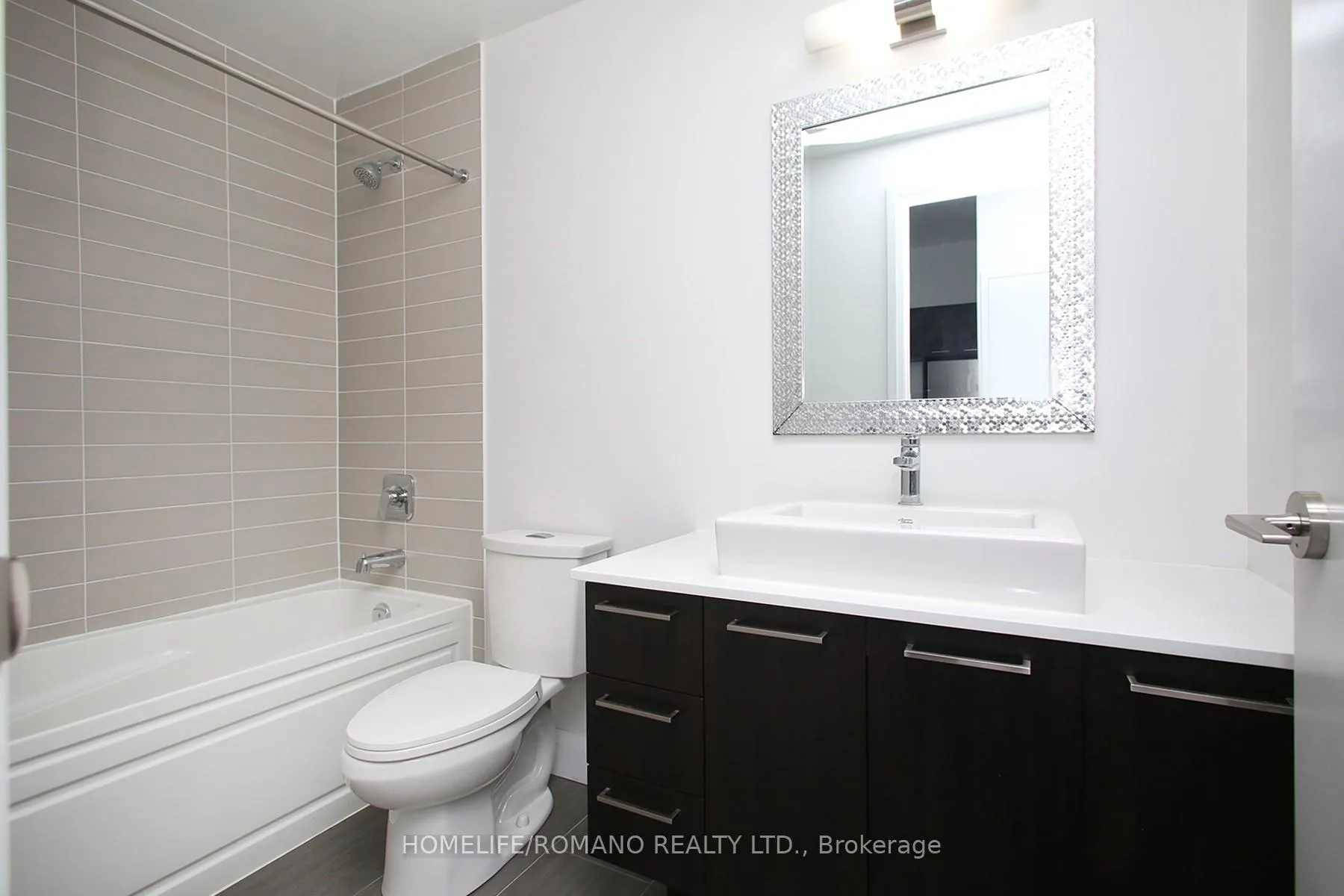 Photo 12 of Unit 305, 4800 Highway 7, Vaughan, East Woodbridge — HOMEH