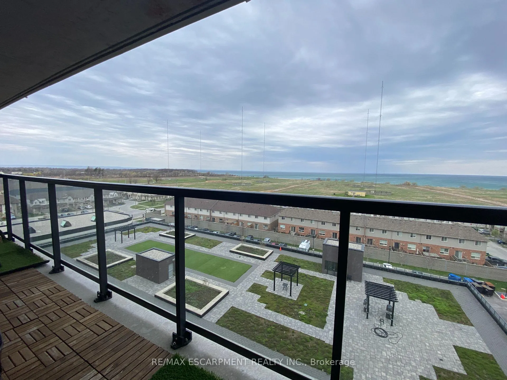 Photo 10 of Unit 710, 560 North Service Road, Grimsby, Grimsby Beach — HOMEH
