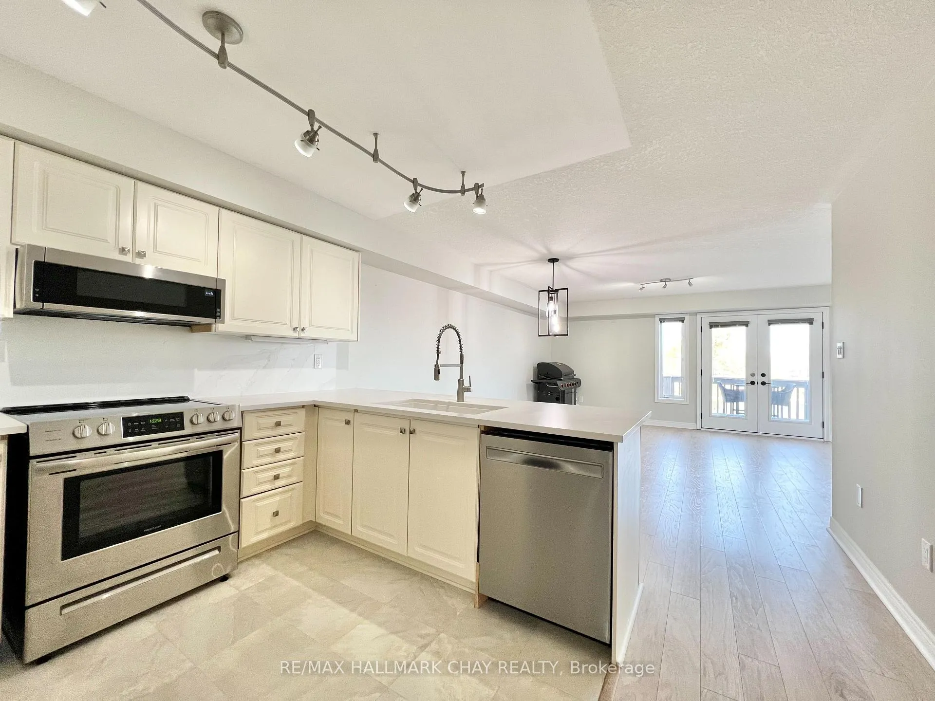 Photo 7 of Unit 3C, 194 River Road E, Wasaga Beach — HOMEH