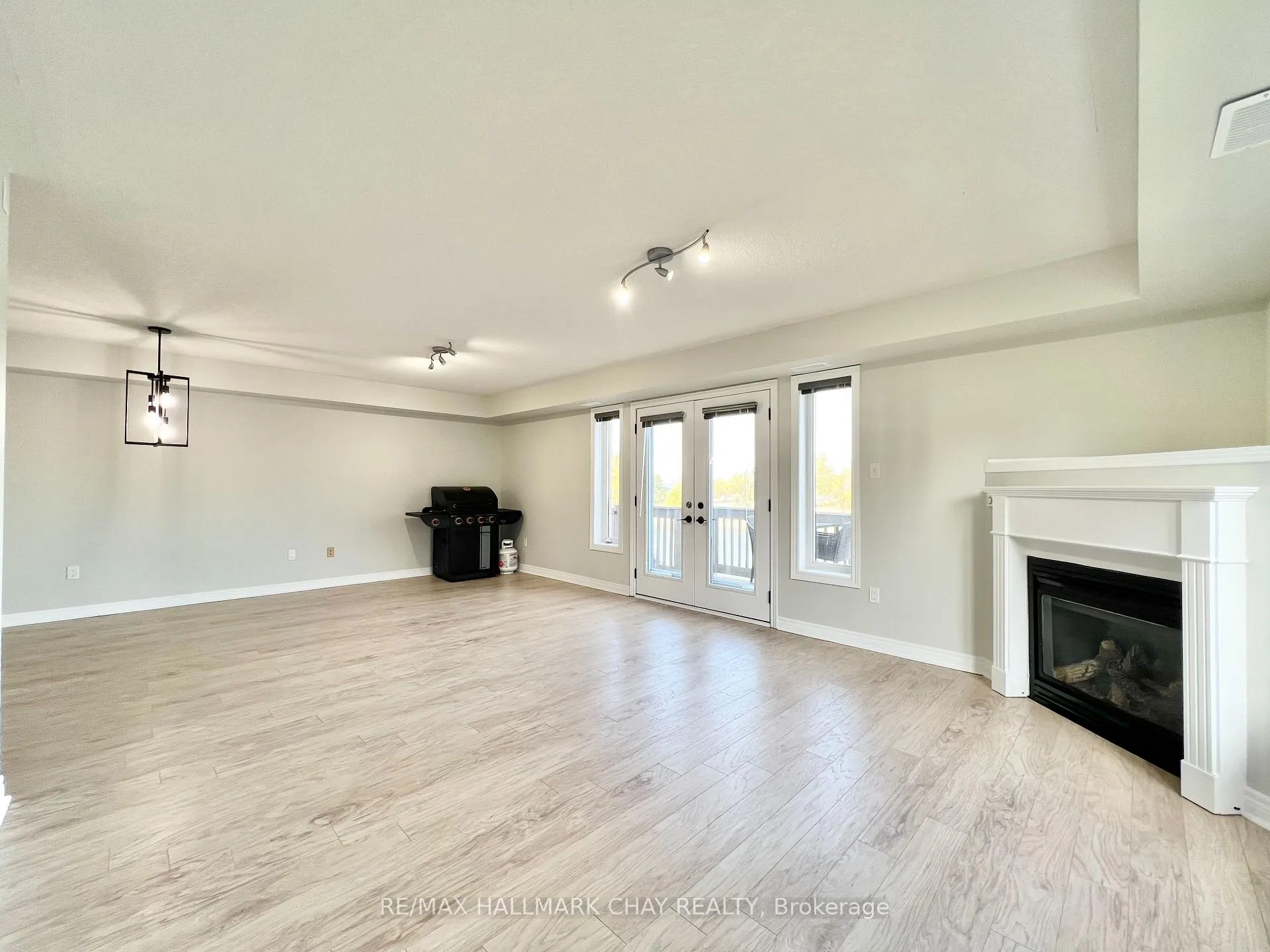Photo 14 of Unit 3C, 194 River Road E, Wasaga Beach — HOMEH