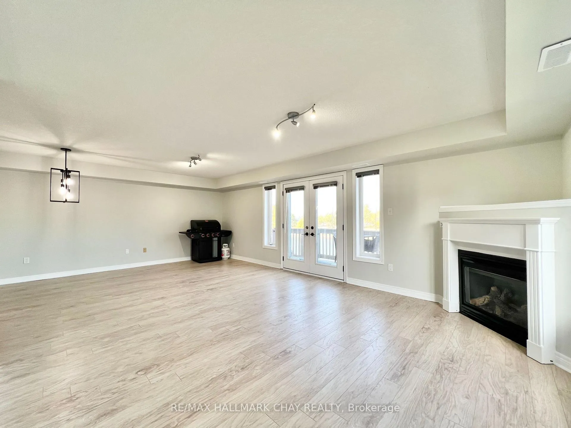Photo 15 of Unit 3C, 194 River Road E, Wasaga Beach — HOMEH