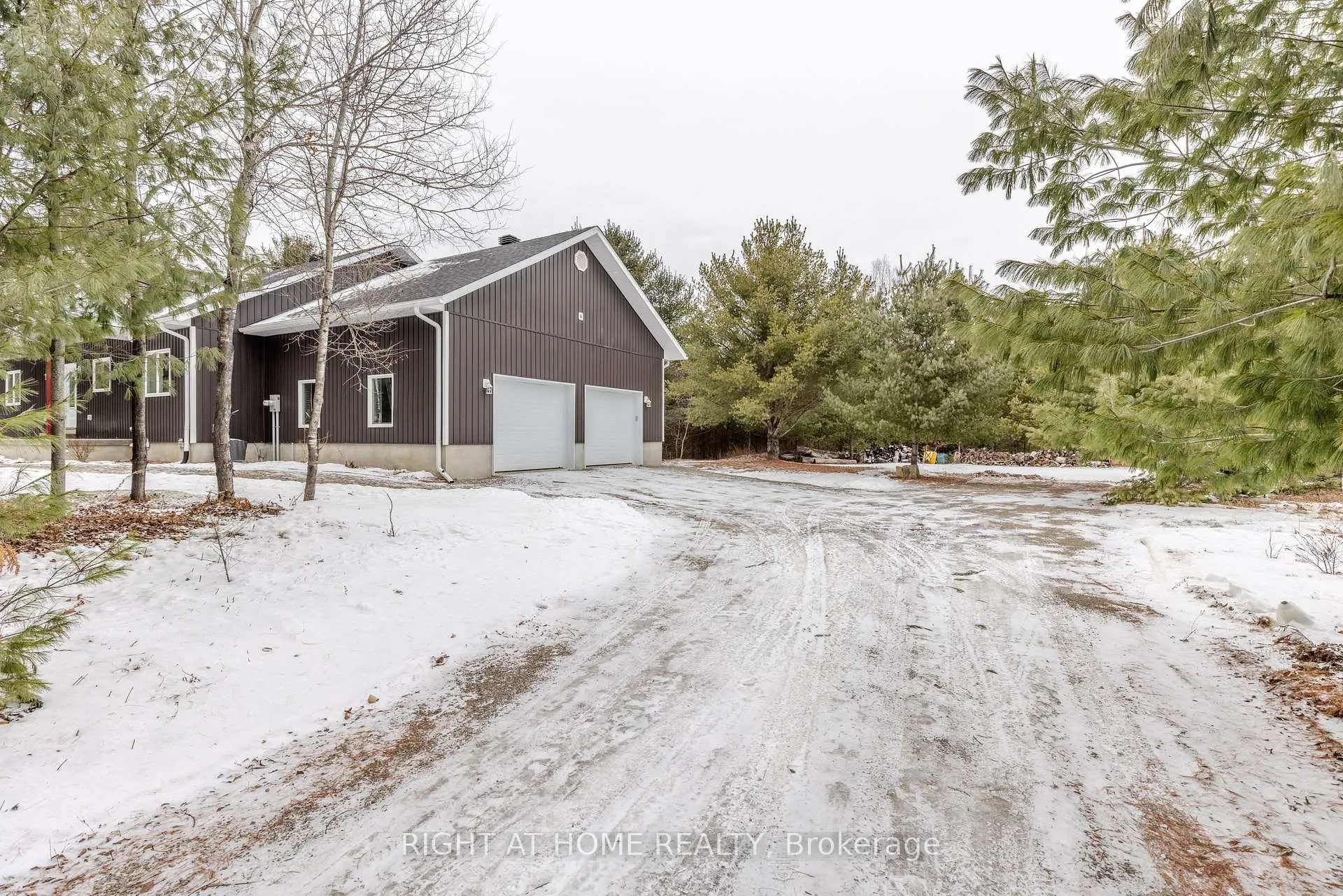 Photo 2 of 954 Germanicus Road, North Algona Wilberforce, North Algona/Wilberforce Twp — HOMEH