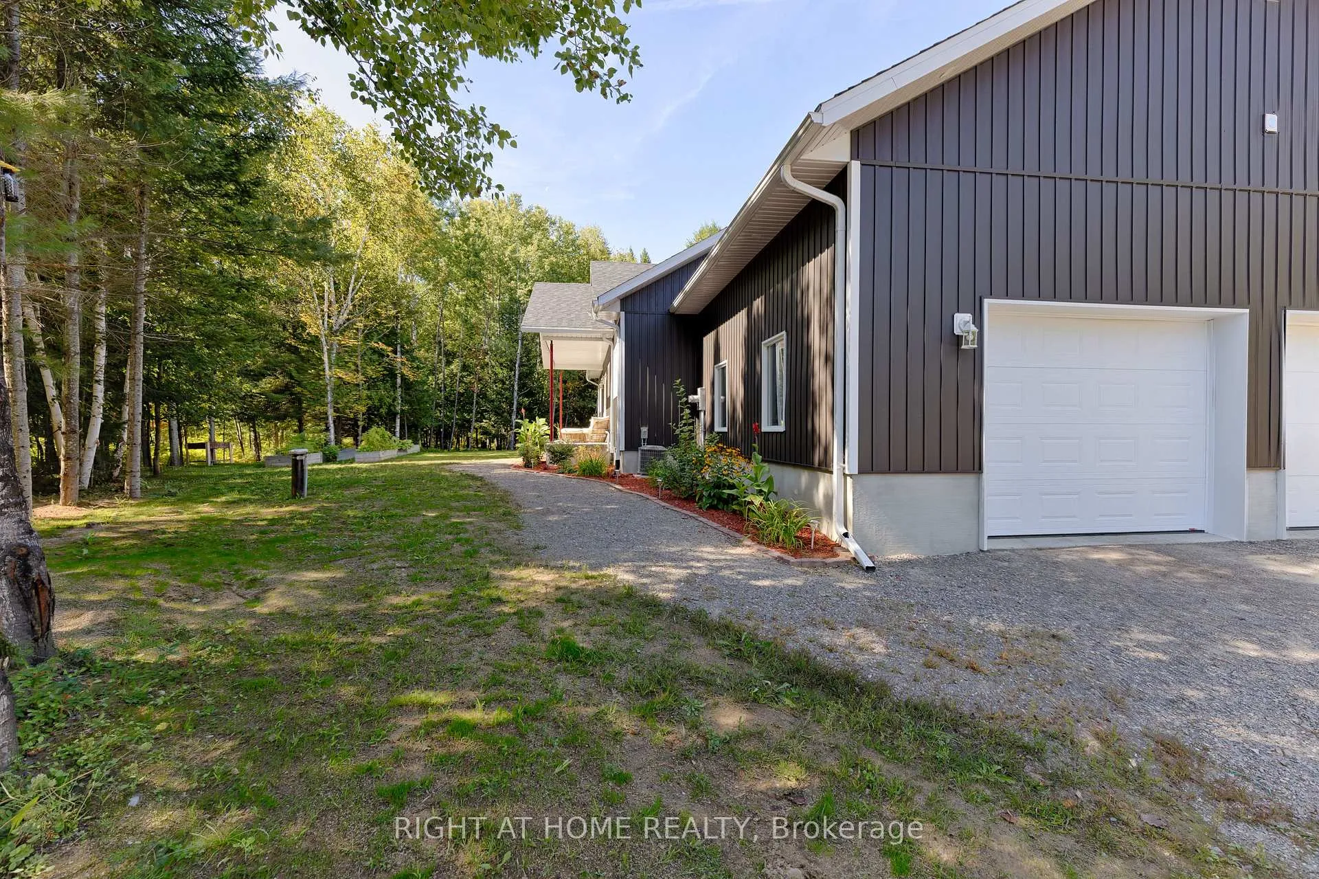 Photo 6 of 954 Germanicus Road, North Algona Wilberforce, North Algona/Wilberforce Twp — HOMEH