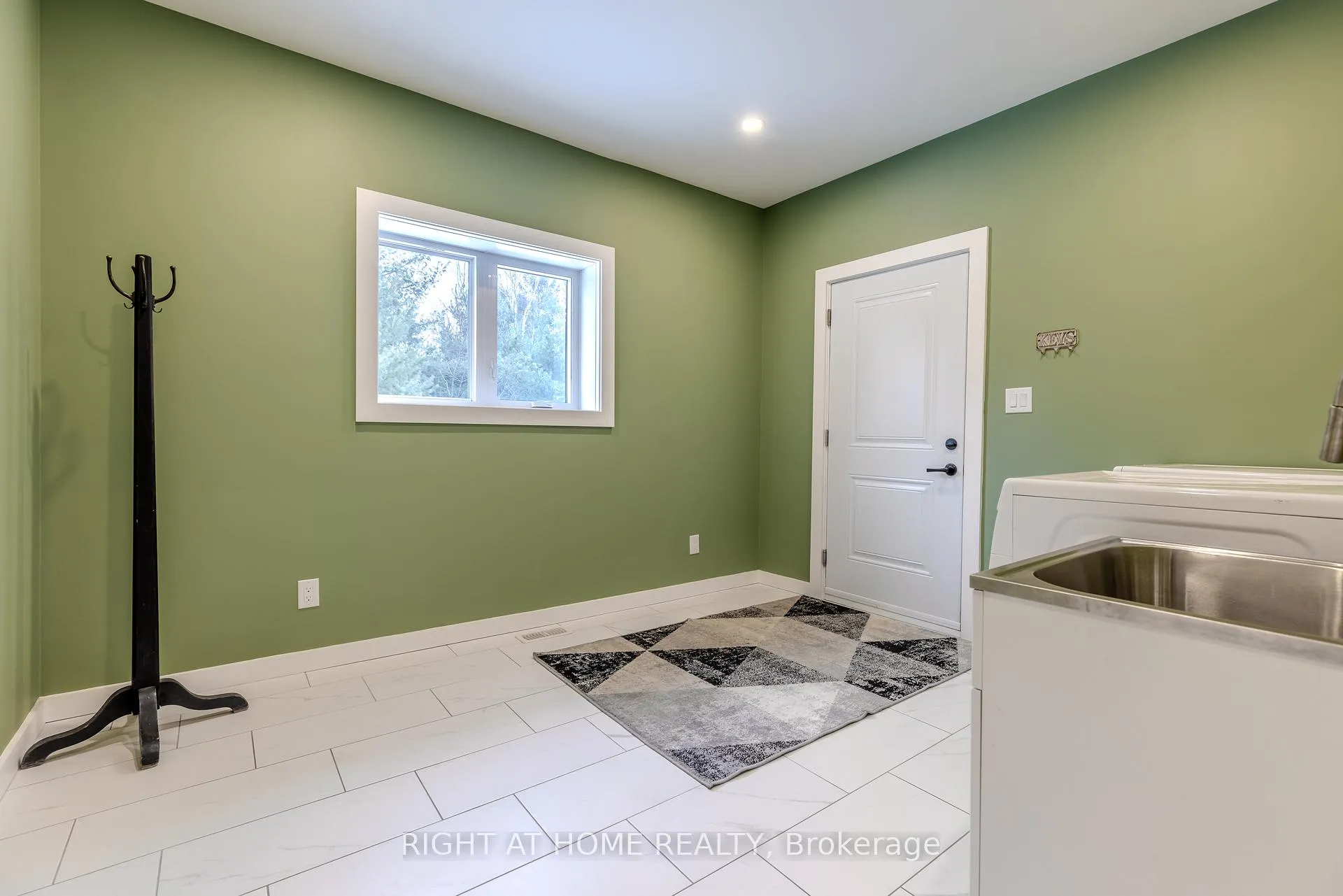 Photo 23 of 954 Germanicus Road, North Algona Wilberforce, North Algona/Wilberforce Twp — HOMEH