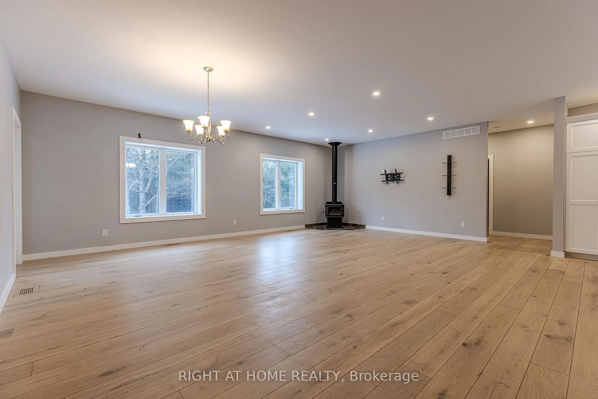 Photo 25 of 954 Germanicus Road, North Algona Wilberforce, North Algona/Wilberforce Twp — HOMEH