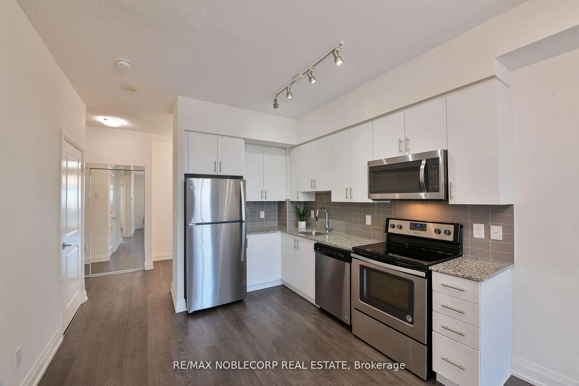 Photo 9 of Unit 1007, 3700 Highway 7 W, Vaughan, Vaughan Corporate Centre — HOMEH