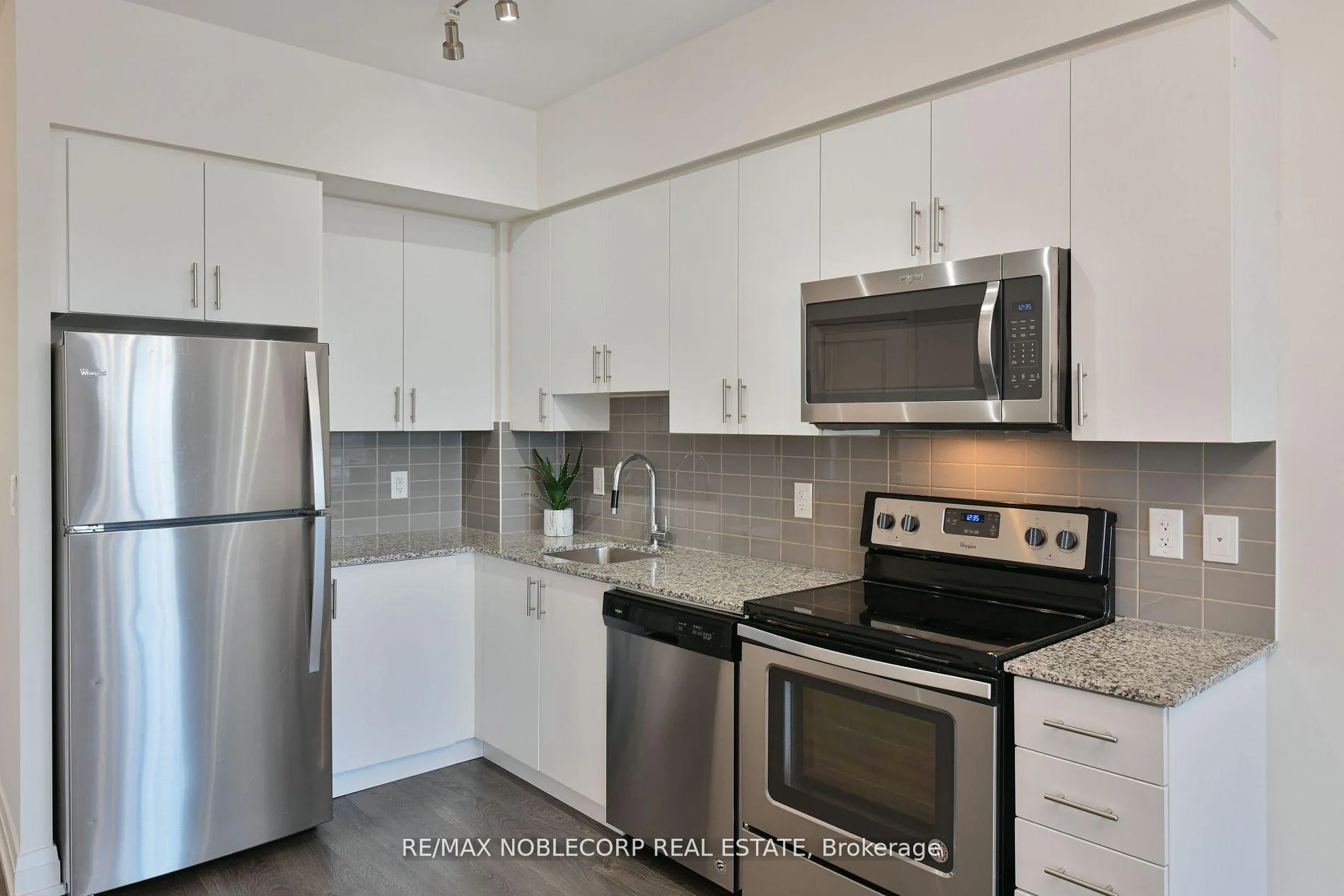 Photo 10 of Unit 1007, 3700 Highway 7 W, Vaughan, Vaughan Corporate Centre — HOMEH