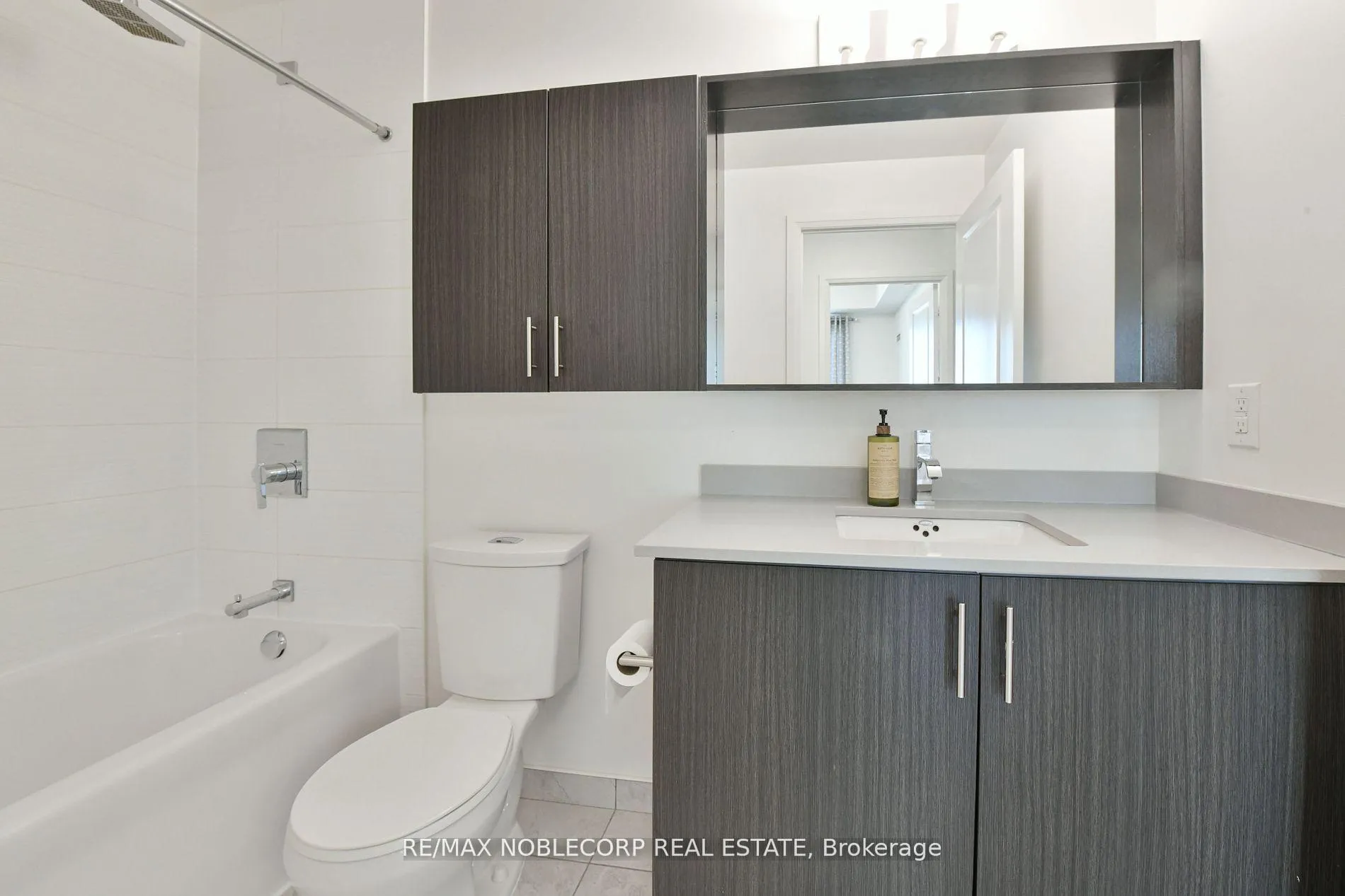 Photo 15 of Unit 1007, 3700 Highway 7 W, Vaughan, Vaughan Corporate Centre — HOMEH
