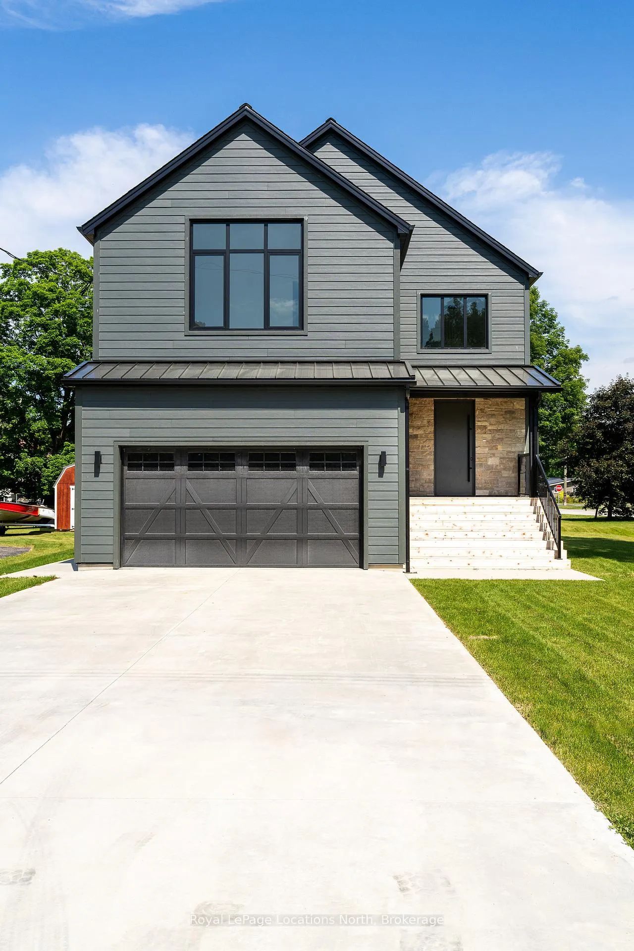 Photo 2 of 18 Melville Street, Clearview, Nottawa — HOMEH