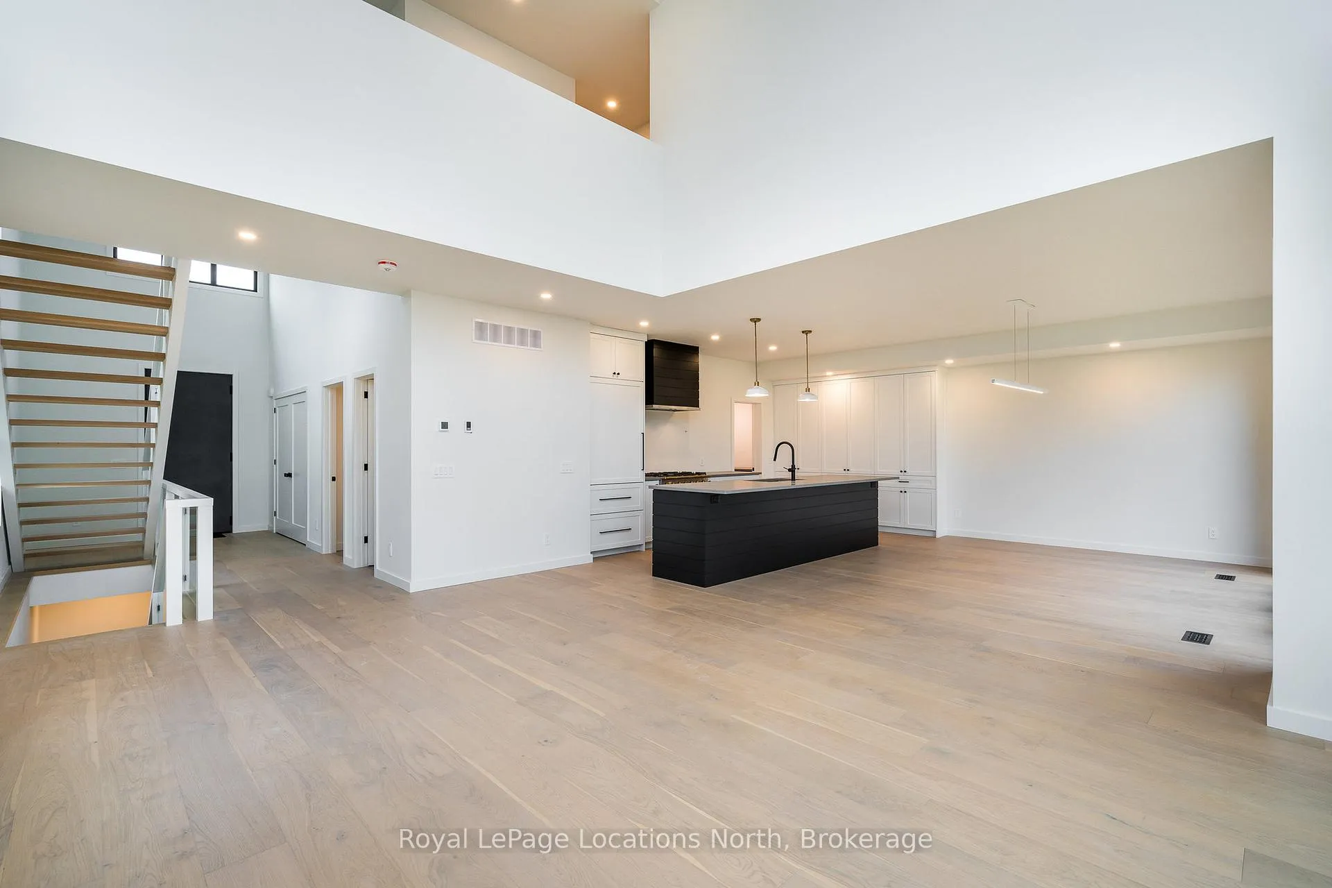 Photo 7 of 18 Melville Street, Clearview, Nottawa — HOMEH