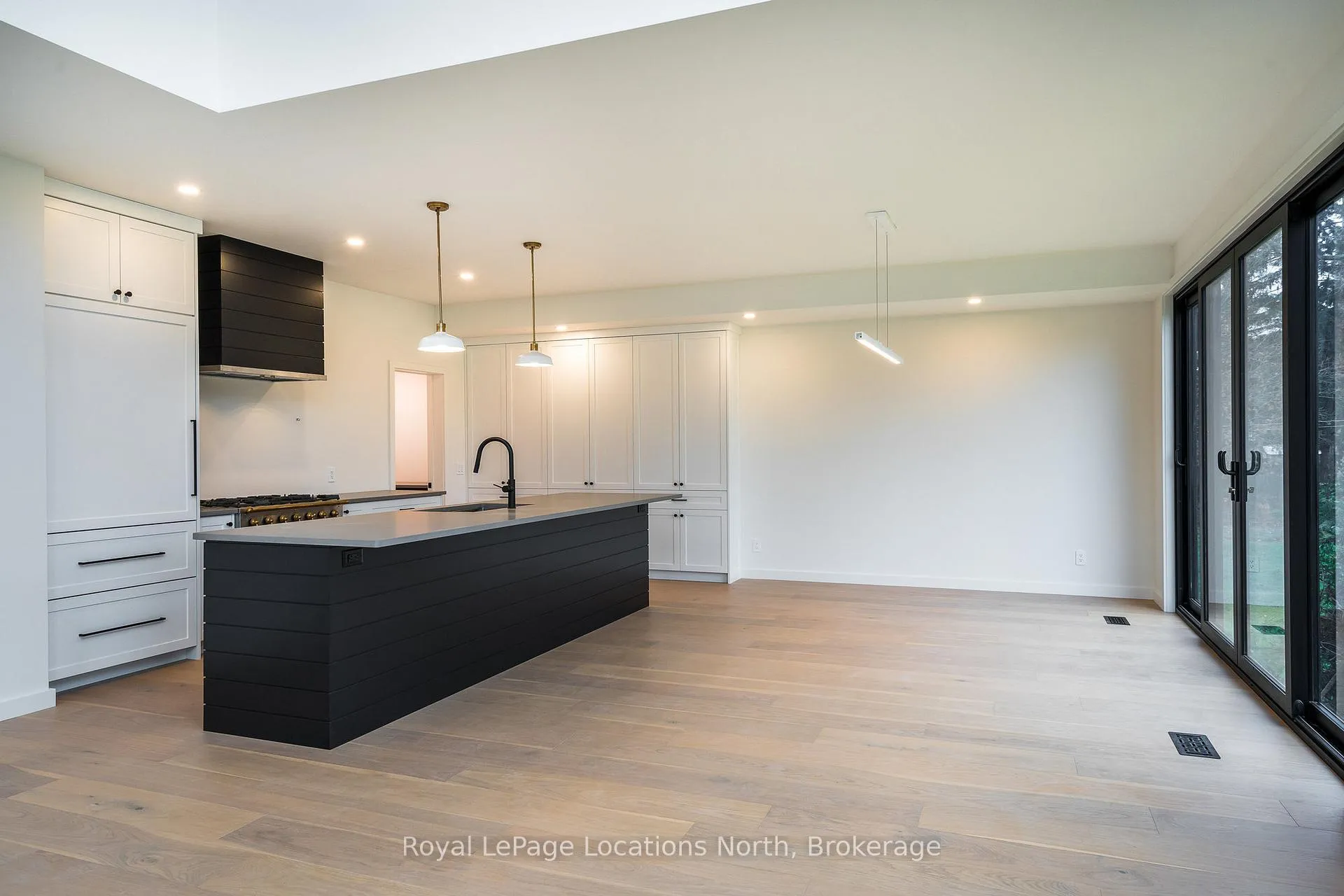 Photo 10 of 18 Melville Street, Clearview, Nottawa — HOMEH