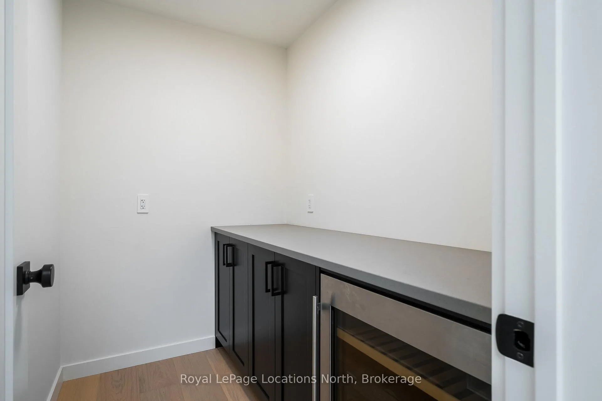 Photo 15 of 18 Melville Street, Clearview, Nottawa — HOMEH