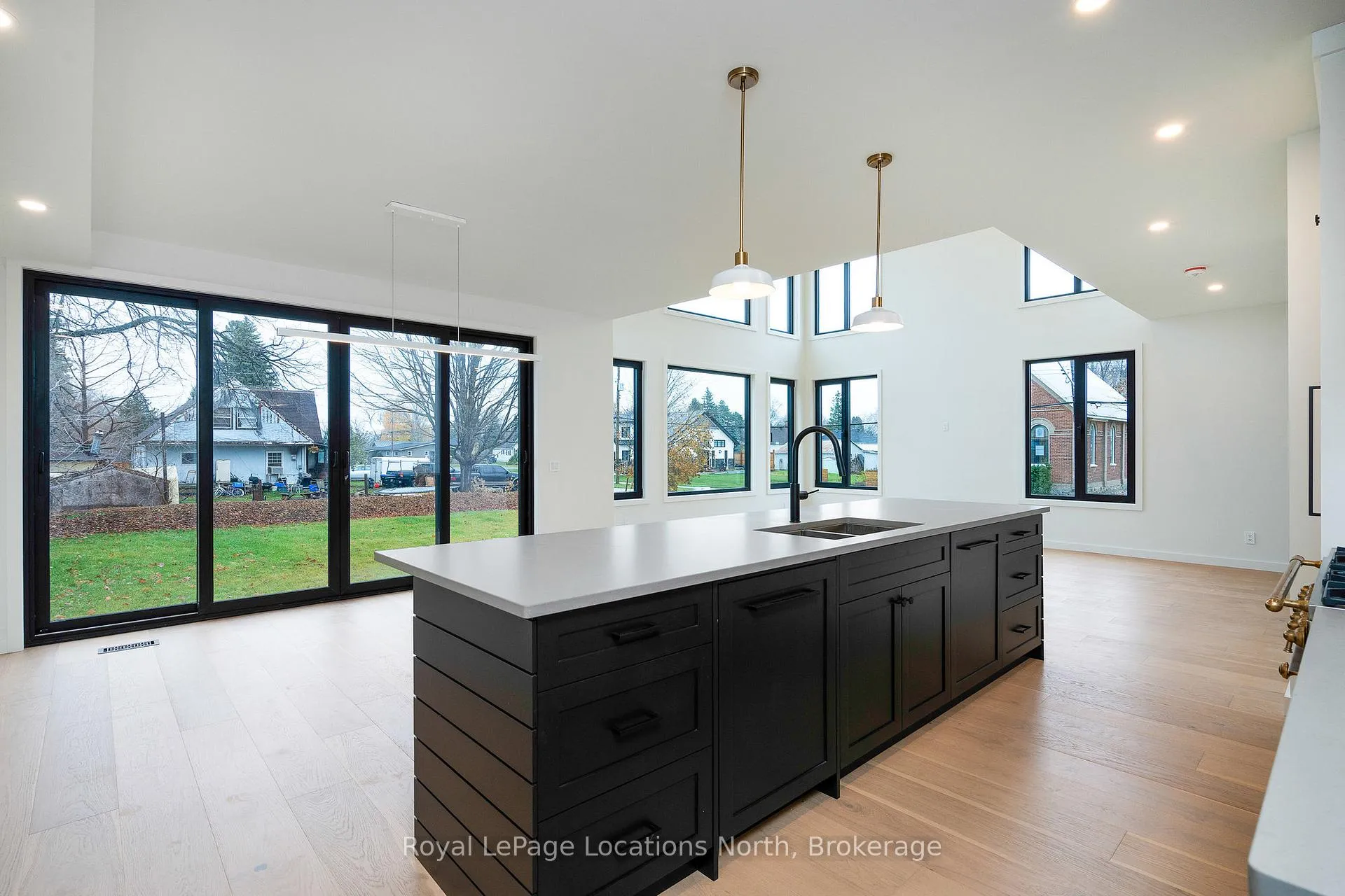 Photo 16 of 18 Melville Street, Clearview, Nottawa — HOMEH