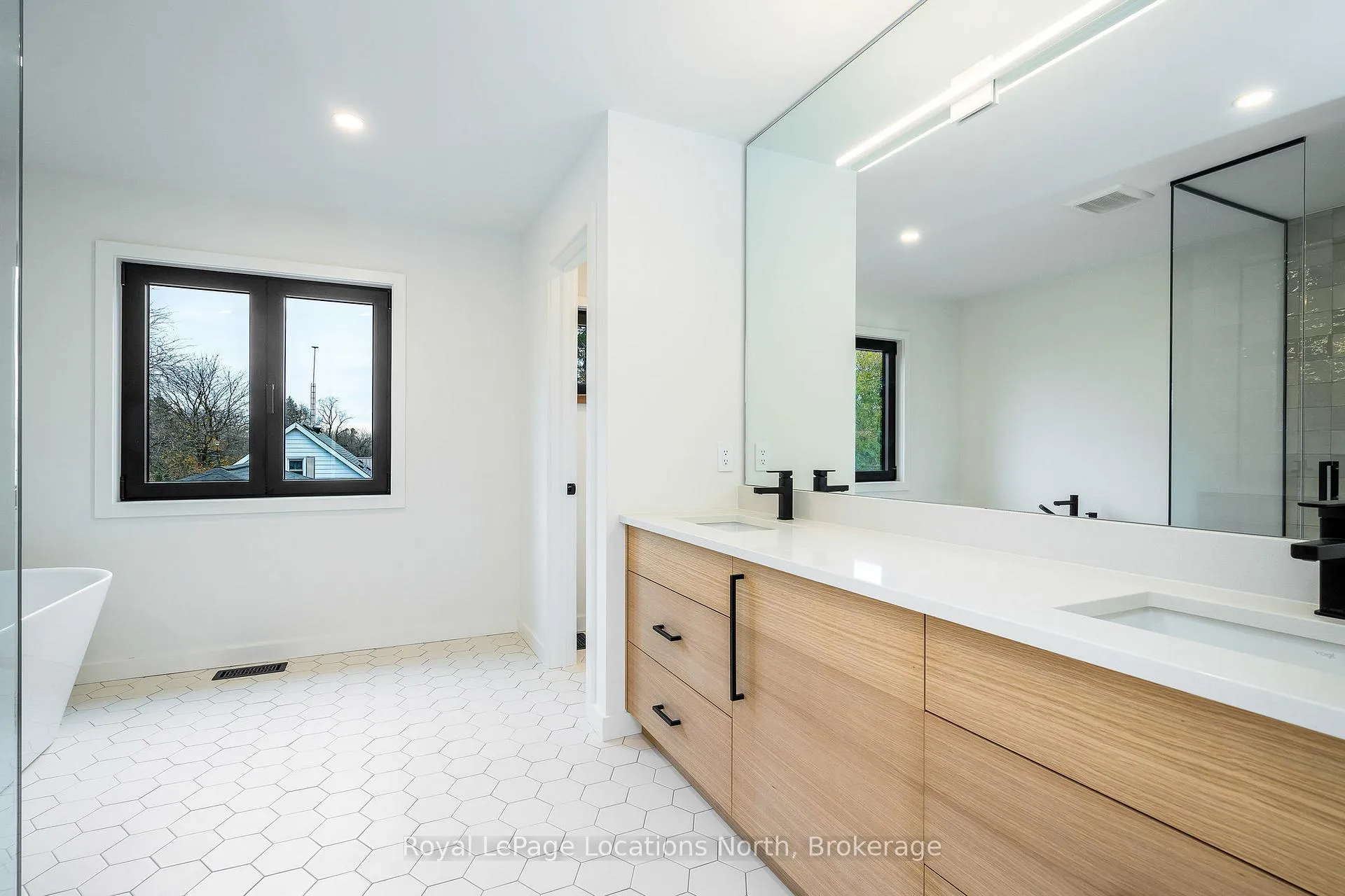 Photo 28 of 18 Melville Street, Clearview, Nottawa — HOMEH