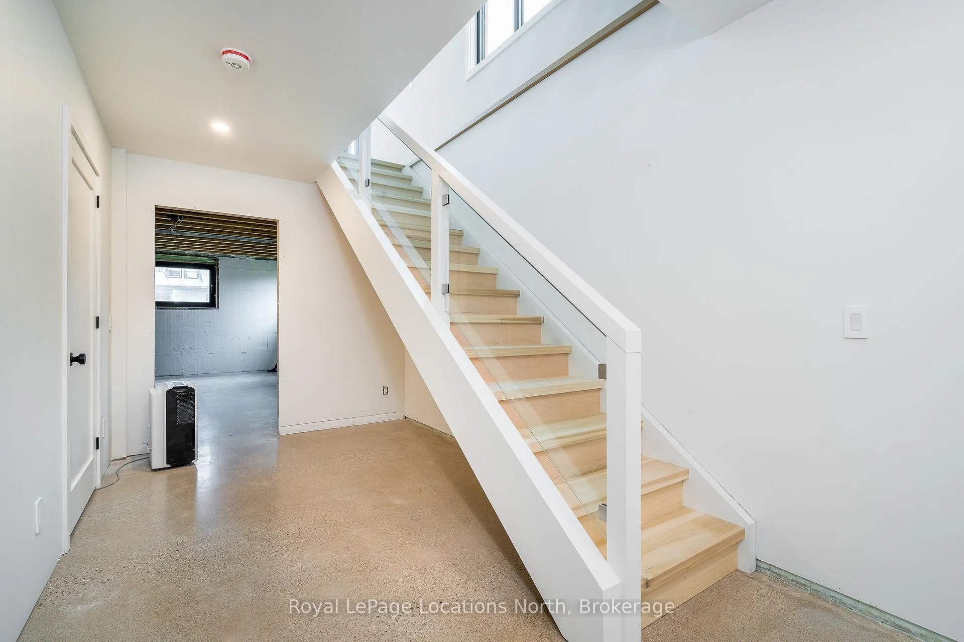 Photo 35 of 18 Melville Street, Clearview, Nottawa — HOMEH