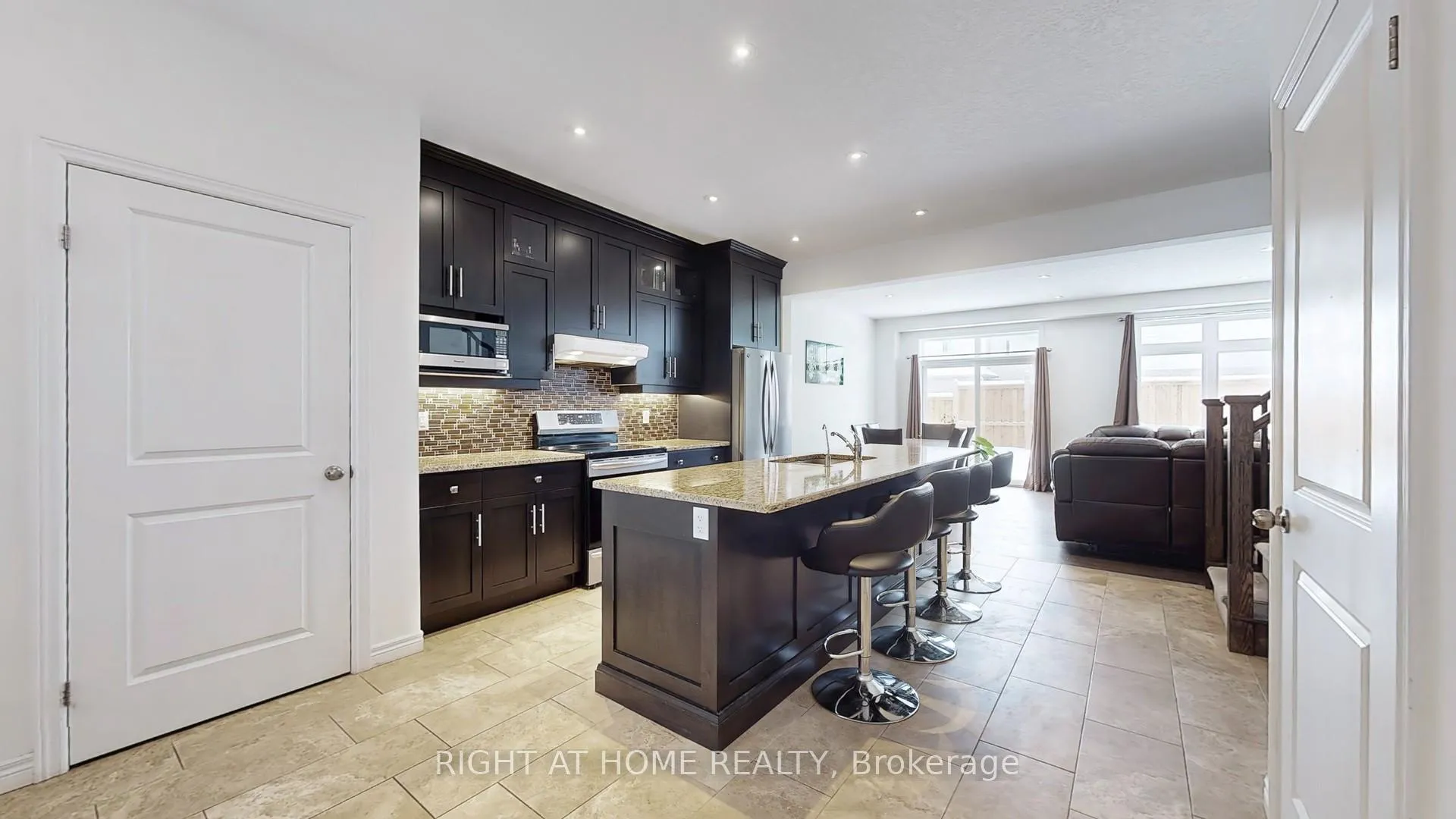 Photo 16 of 348 Rivertrail Avenue, Kitchener — HOMEH