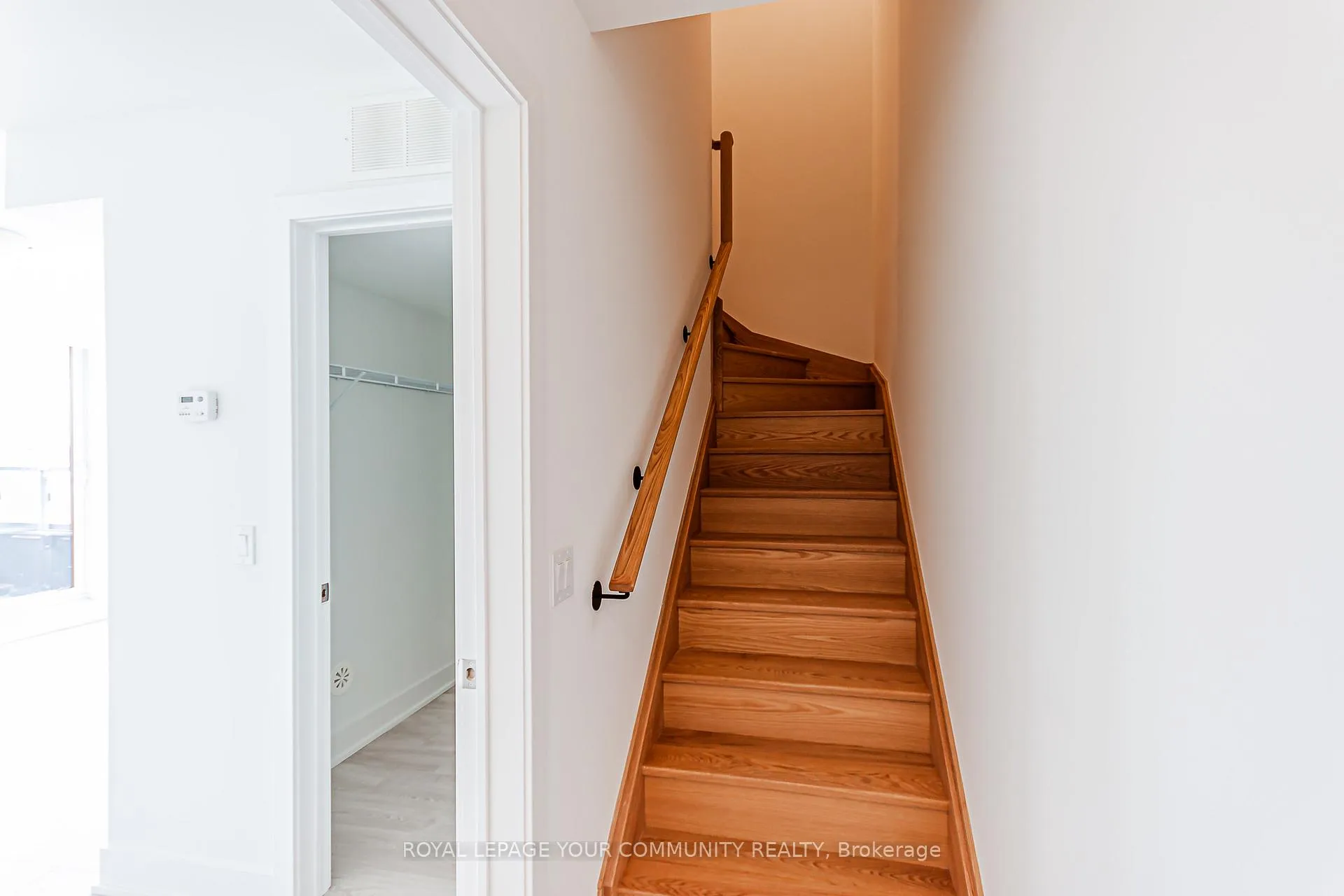 Photo 31 of 34 Alpine Symphony Path, Oshawa, Windfields — HOMEH