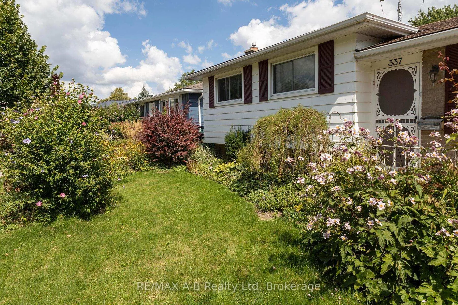 Photo 6 of 337 Willow Street, Stratford — HOMEH