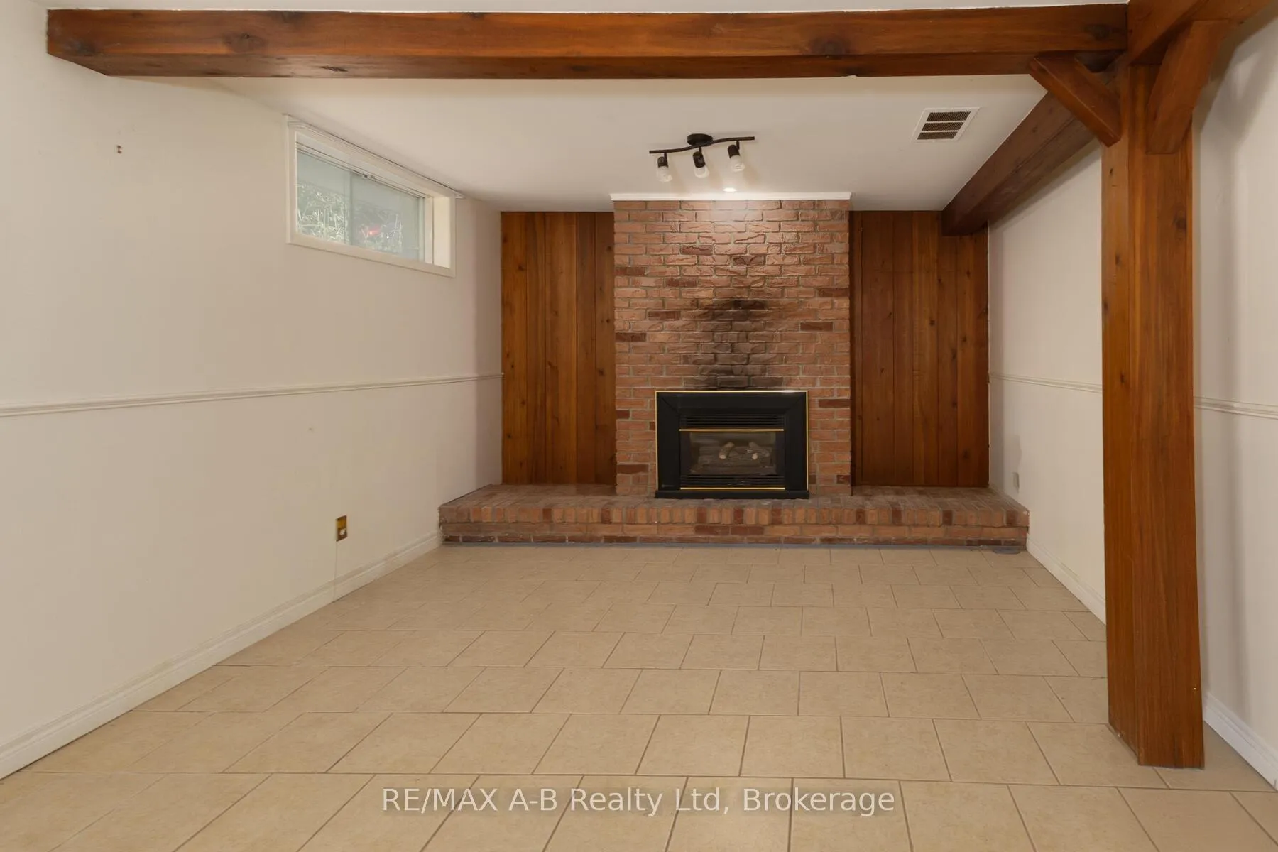 Photo 14 of 337 Willow Street, Stratford — HOMEH