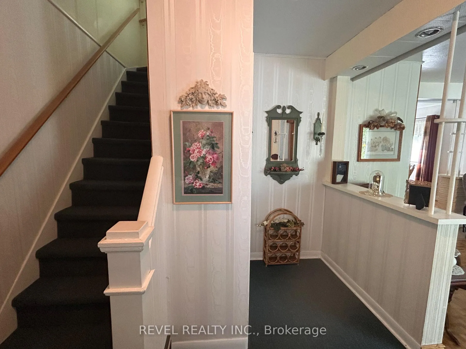Photo 6 of 102 Twelfth Avenue, Cochrane — HOMEH