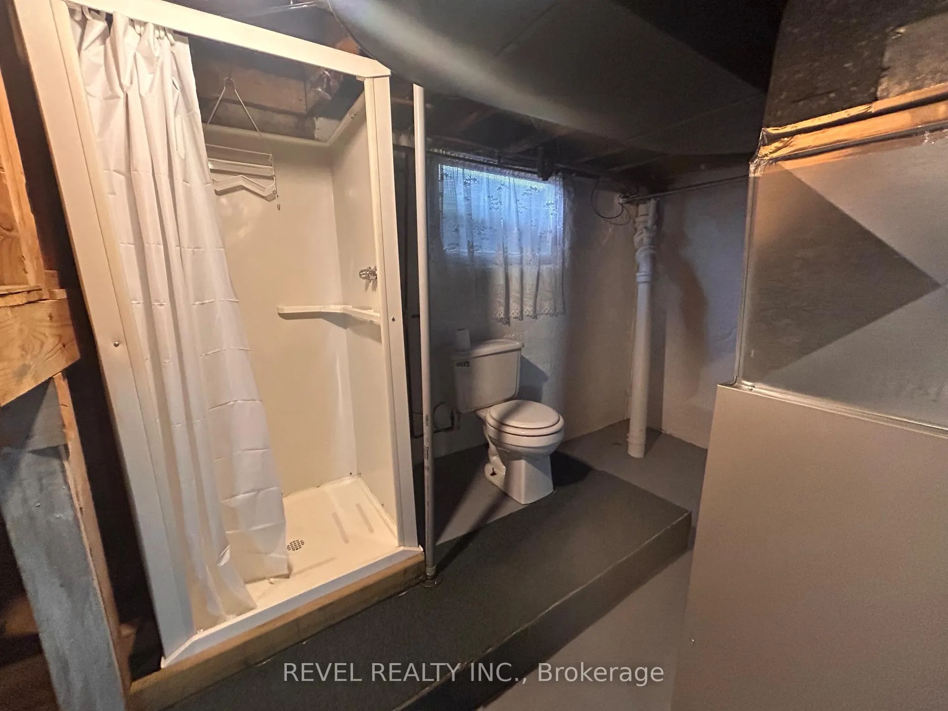 Photo 28 of 102 Twelfth Avenue, Cochrane — HOMEH
