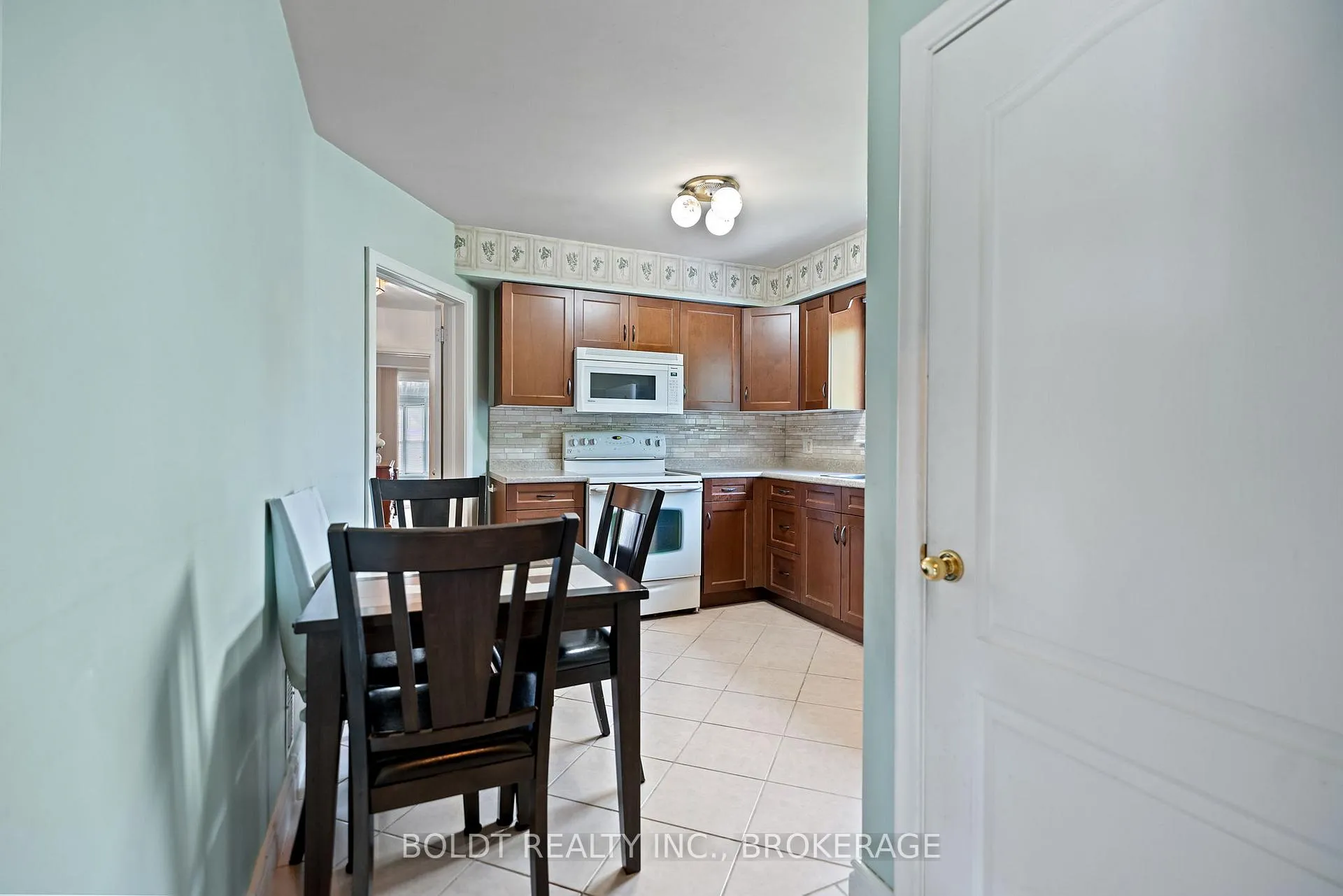 Photo 7 of 73 Dunkeld Avenue, St. Catharines, Carlton/Bunting — HOMEH
